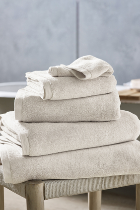 The White Company Pearl Grey Hydrocotton Super Jumbo Towel