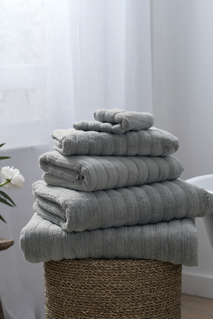 The White Company Pearl Grey Hydrocotton Super Jumbo Towel