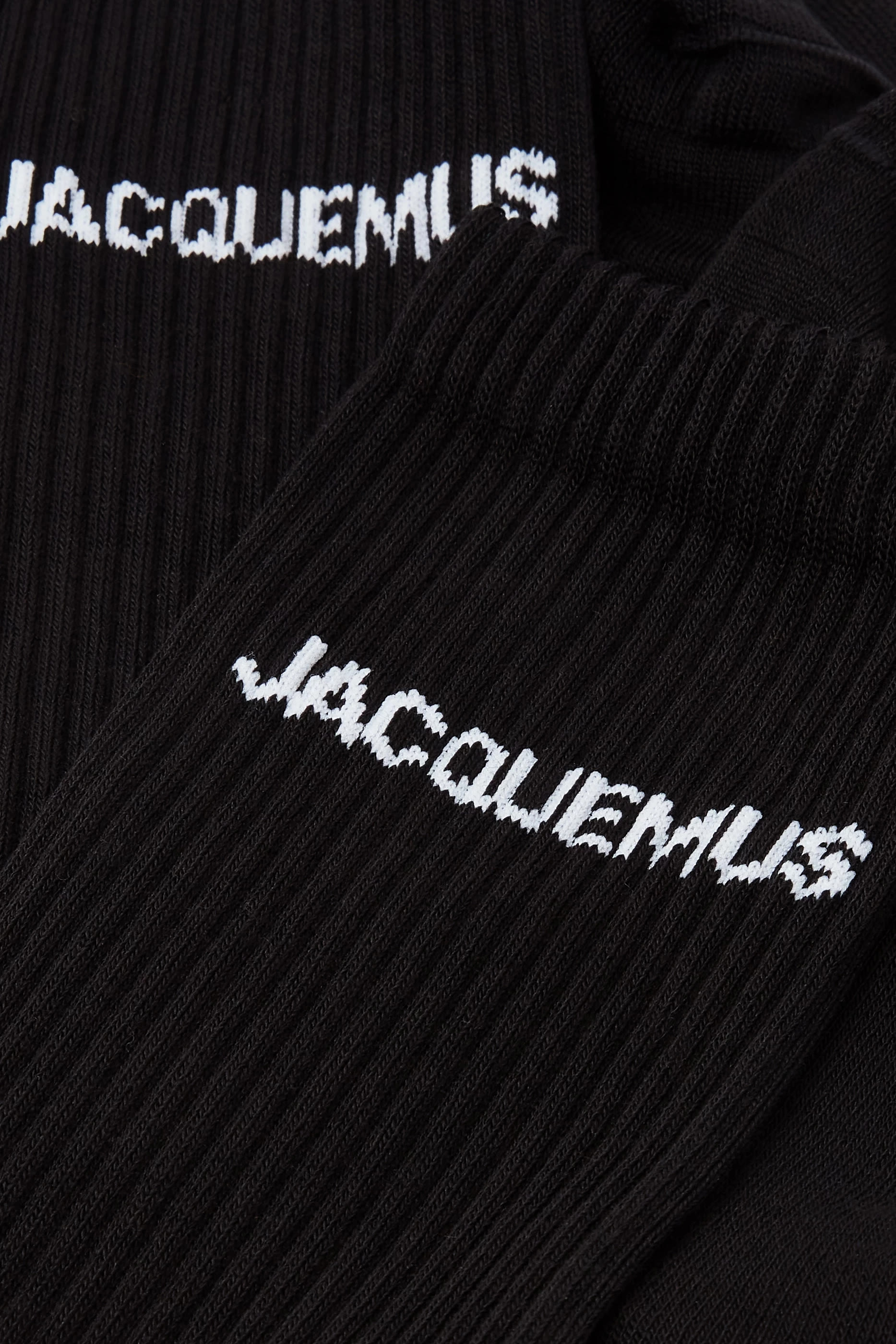 Les Chaussettes Jacquemus