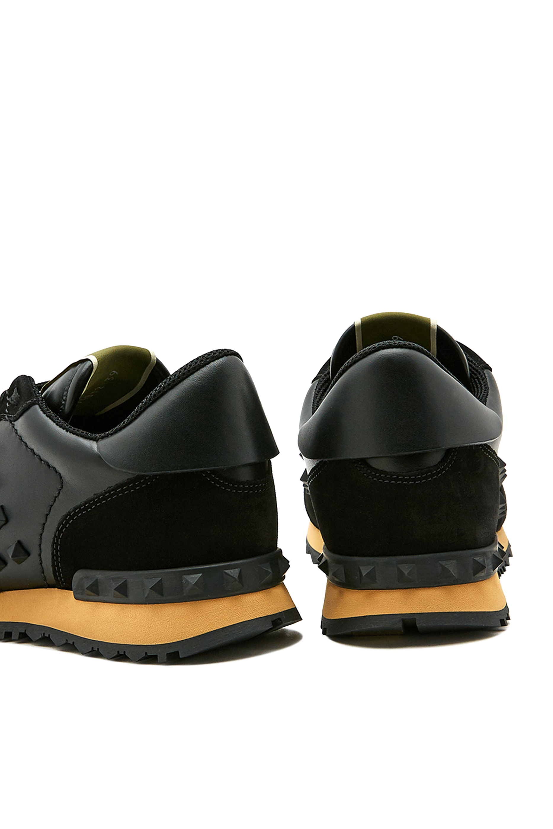 Solid Rockstud Runners