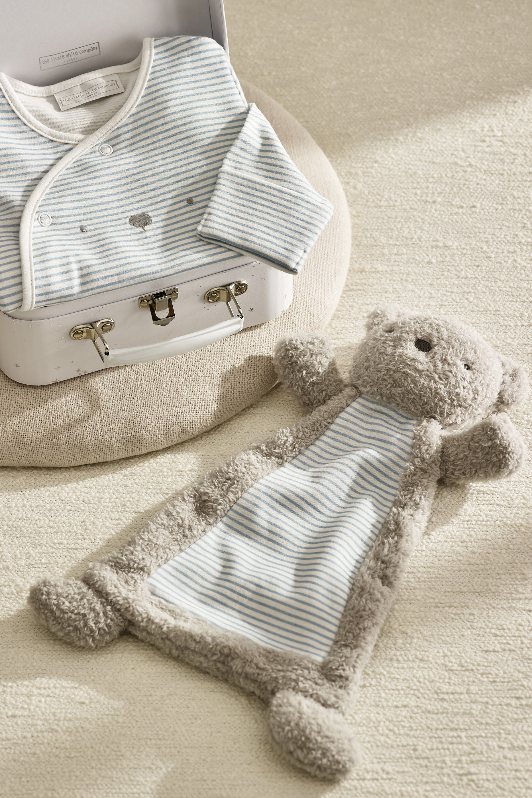 Kids Bear Hug Welcome Baby Gift Set Organic Cotton