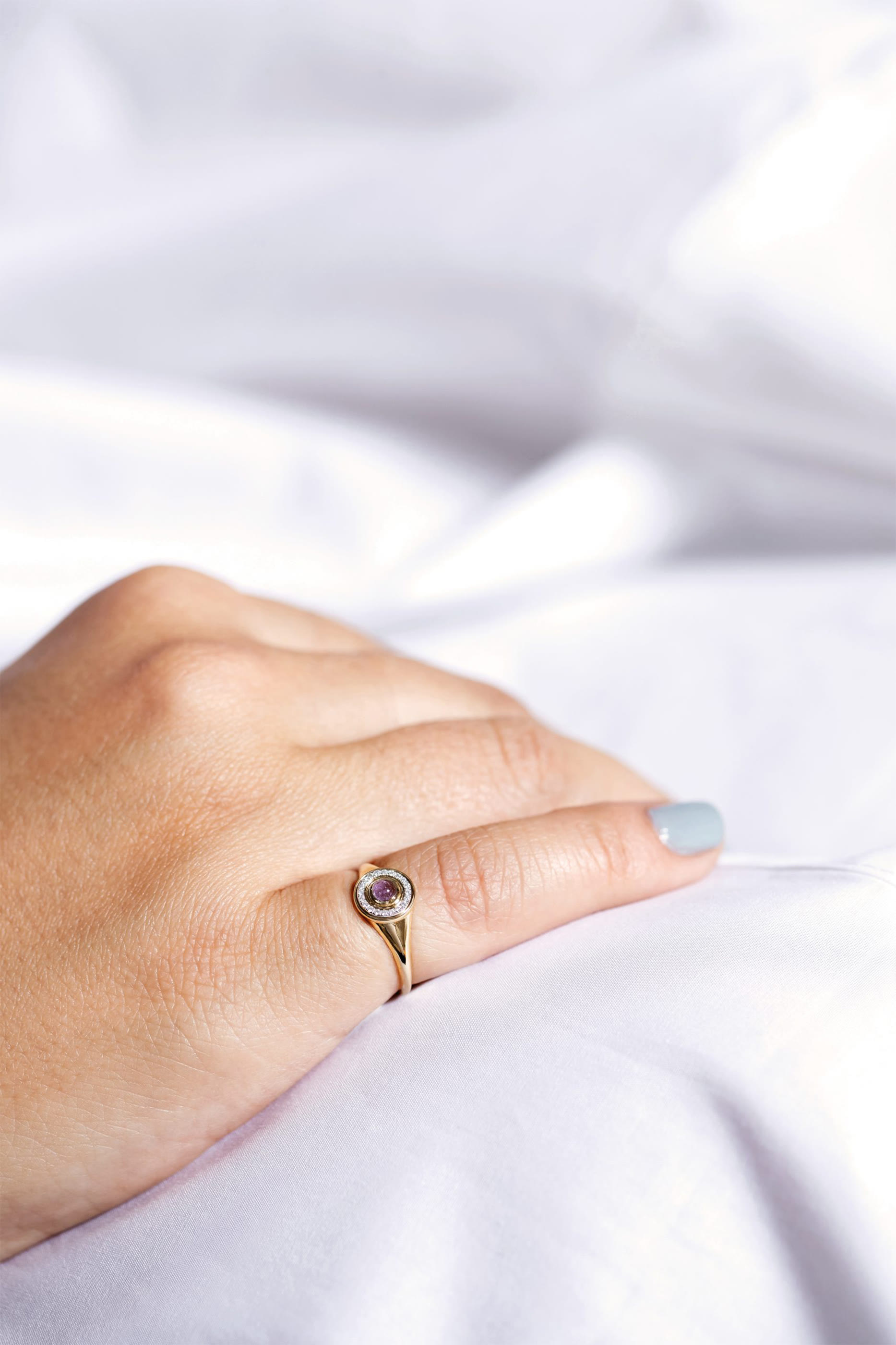 Mini Mimette Pinky Ring, 18K Yellow Gold with White Diamonds & Amethyst