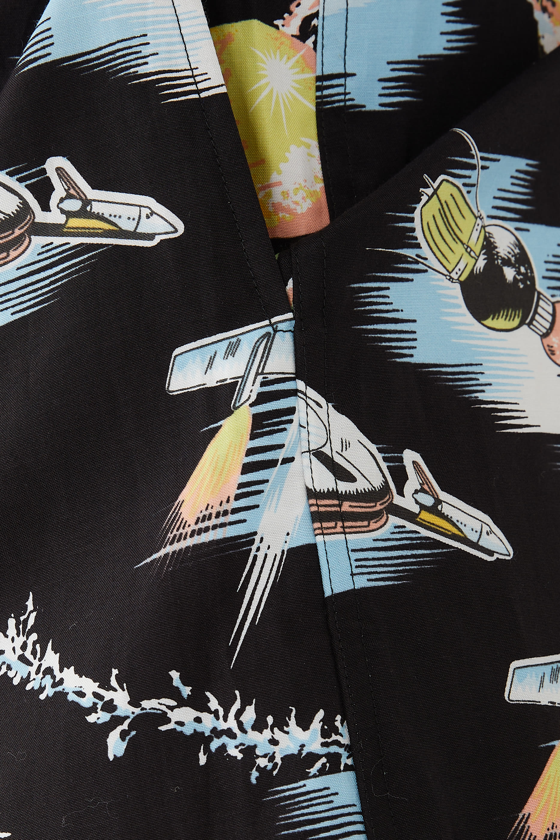Spacey Graphic Shorts