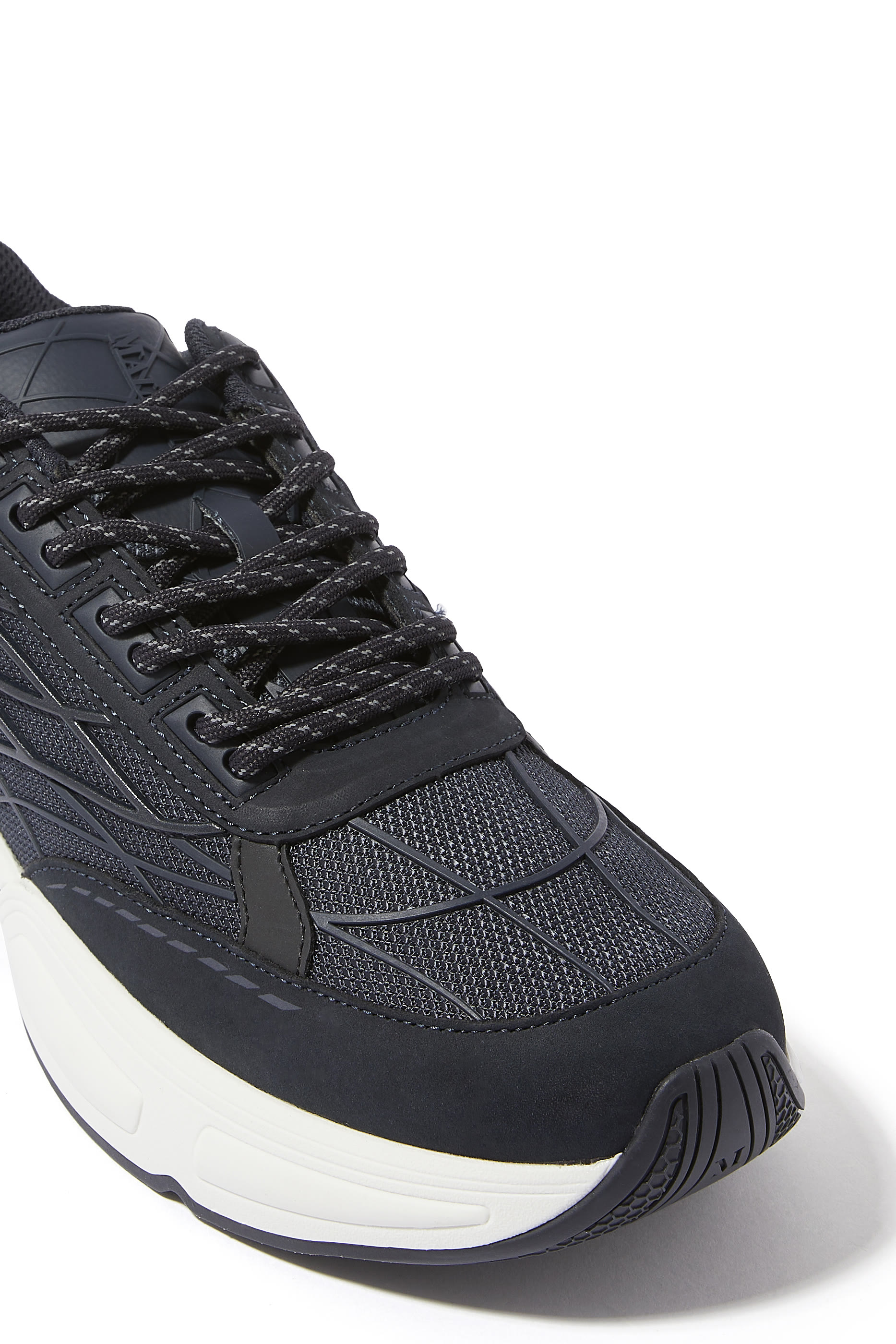 Neptune Low-Top Sneakers