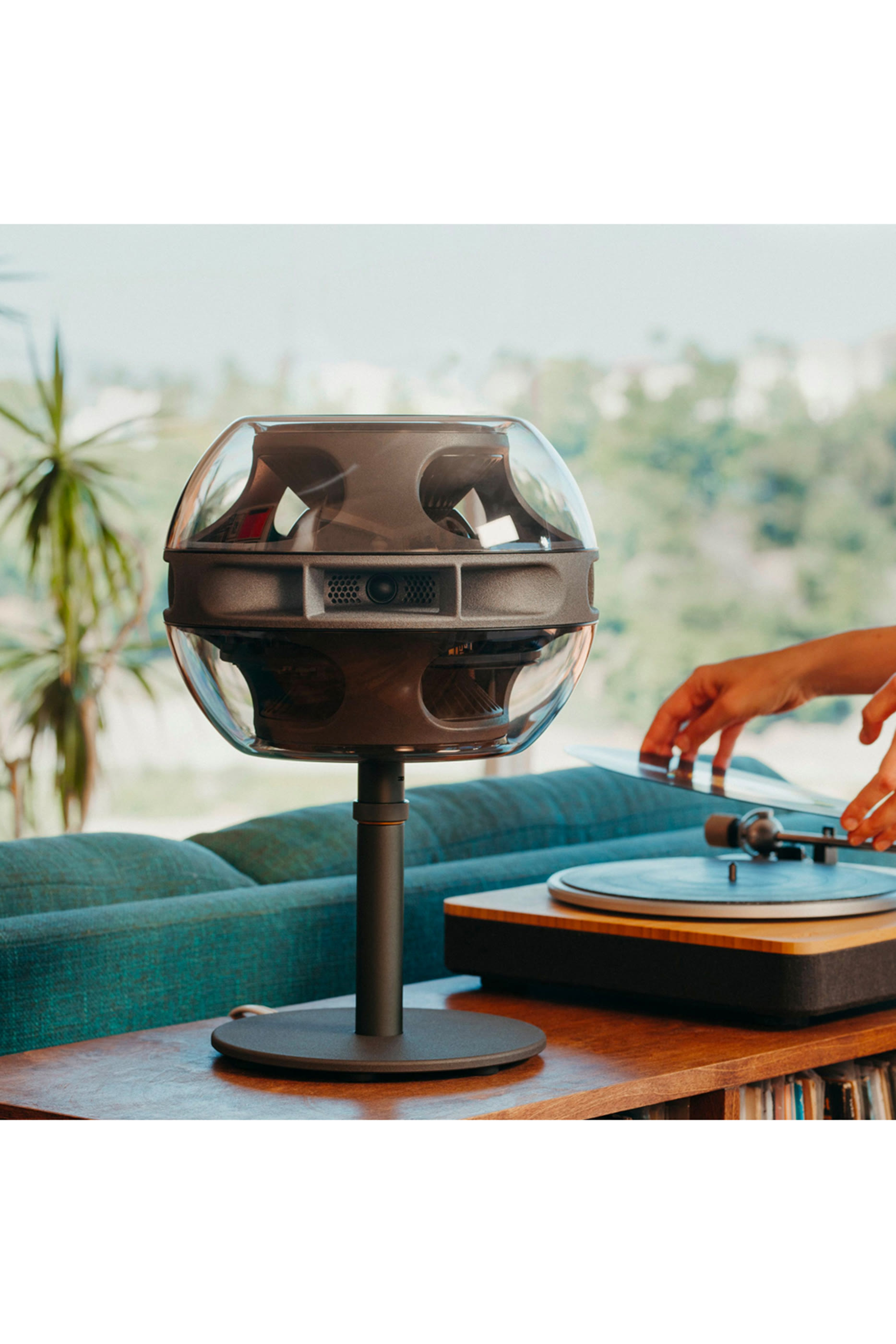 Cell Alpha Wireless Speaker with Table Stand