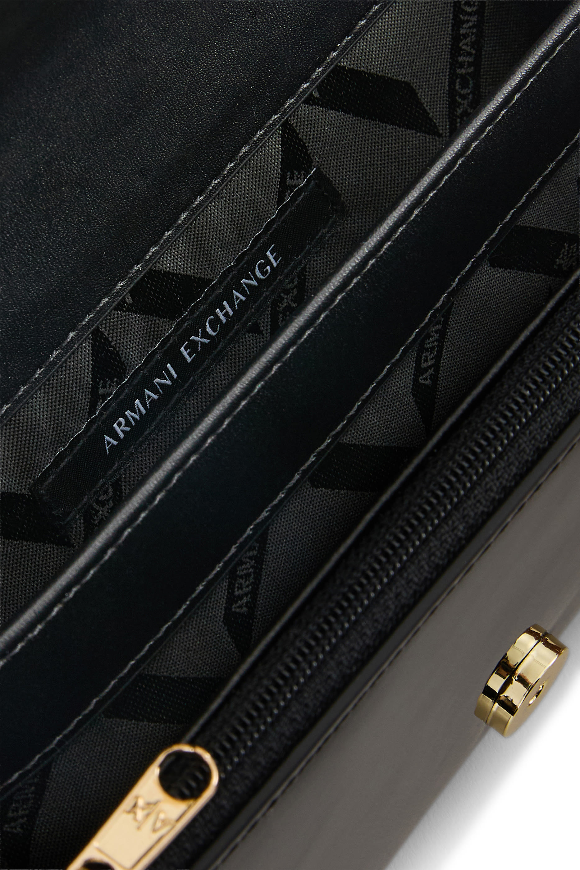 Liz Chain Wallet Bag