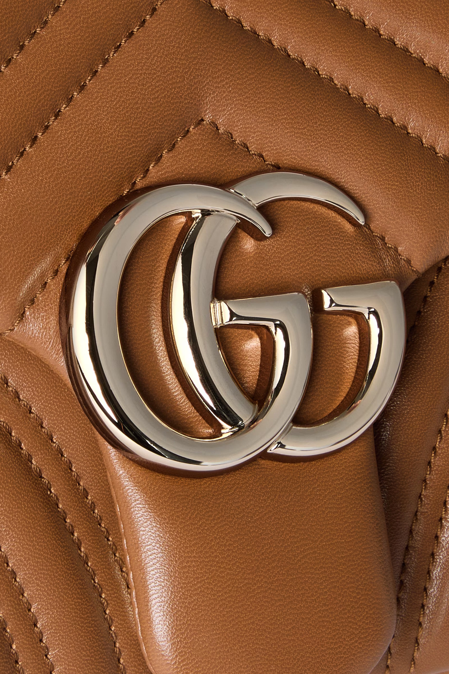 GG Marmont Medium Shoulder Bag