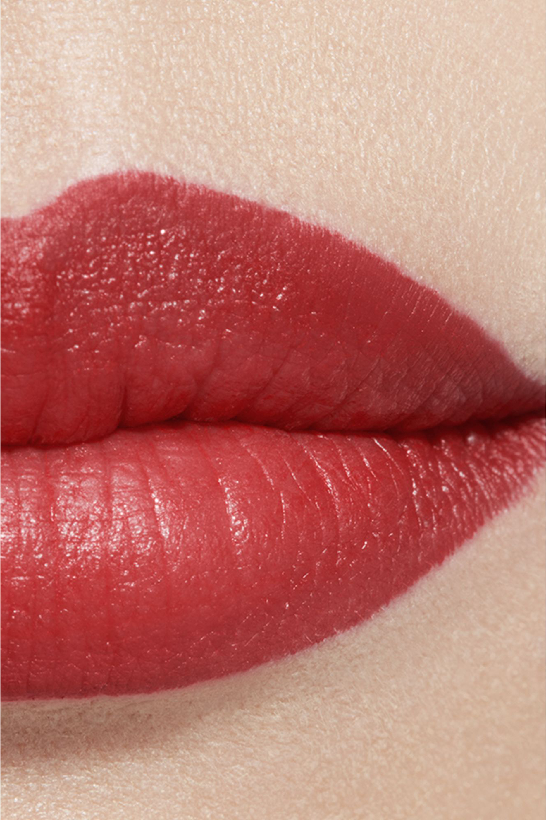 Rouge Allure Velvet Luminous Velvet Lipstick