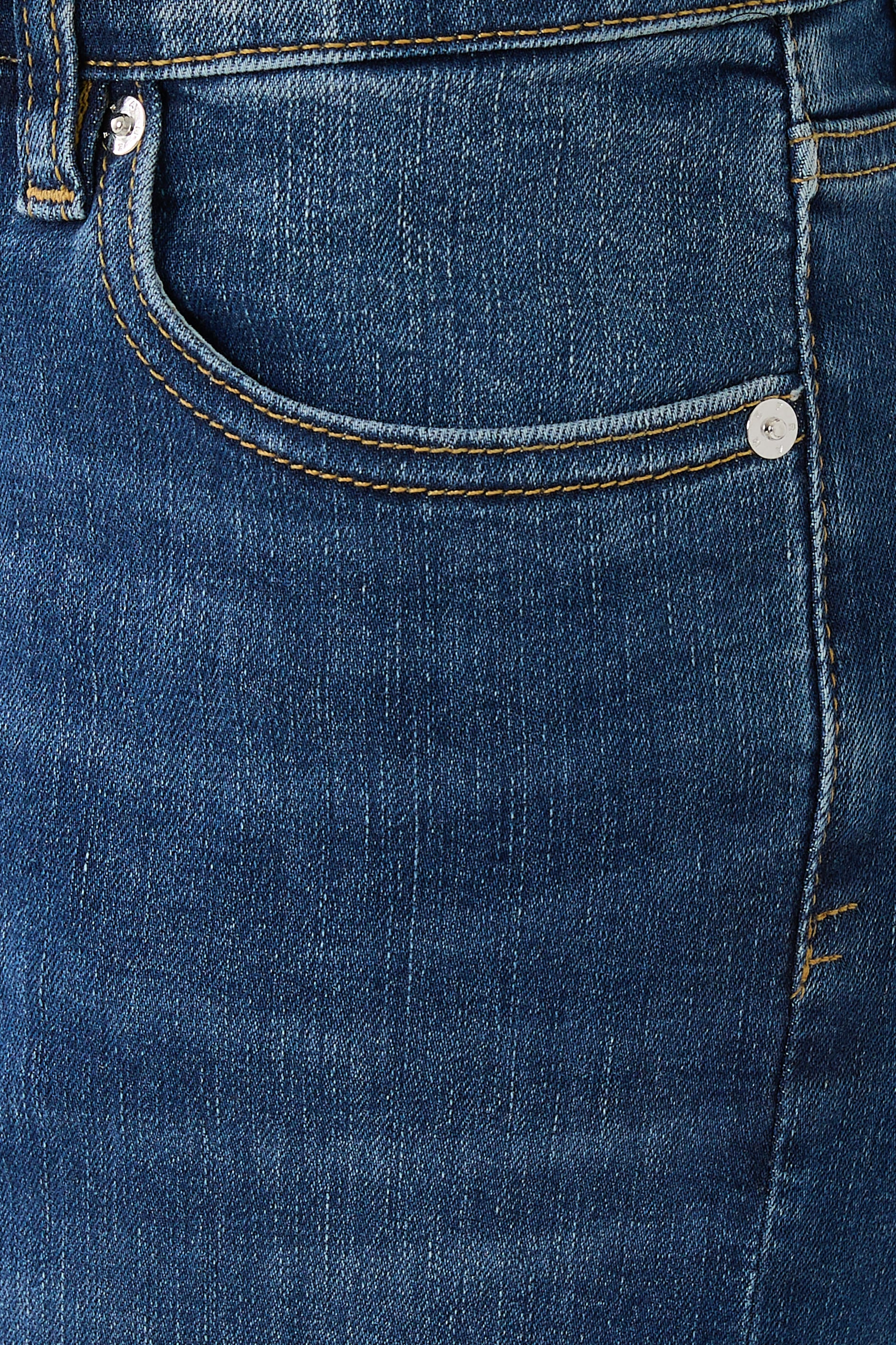 Le Sleek Straight Jeans