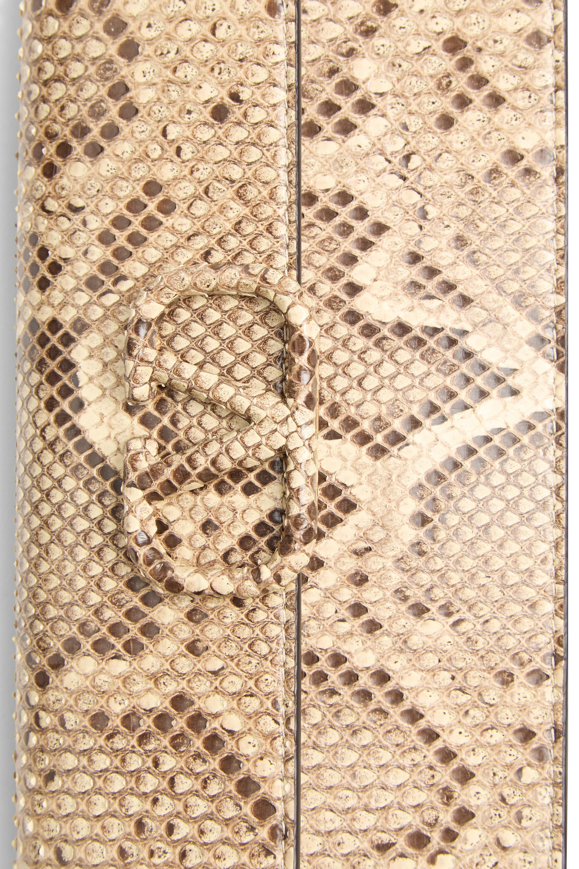 VLogo Signature Wallet with Chain