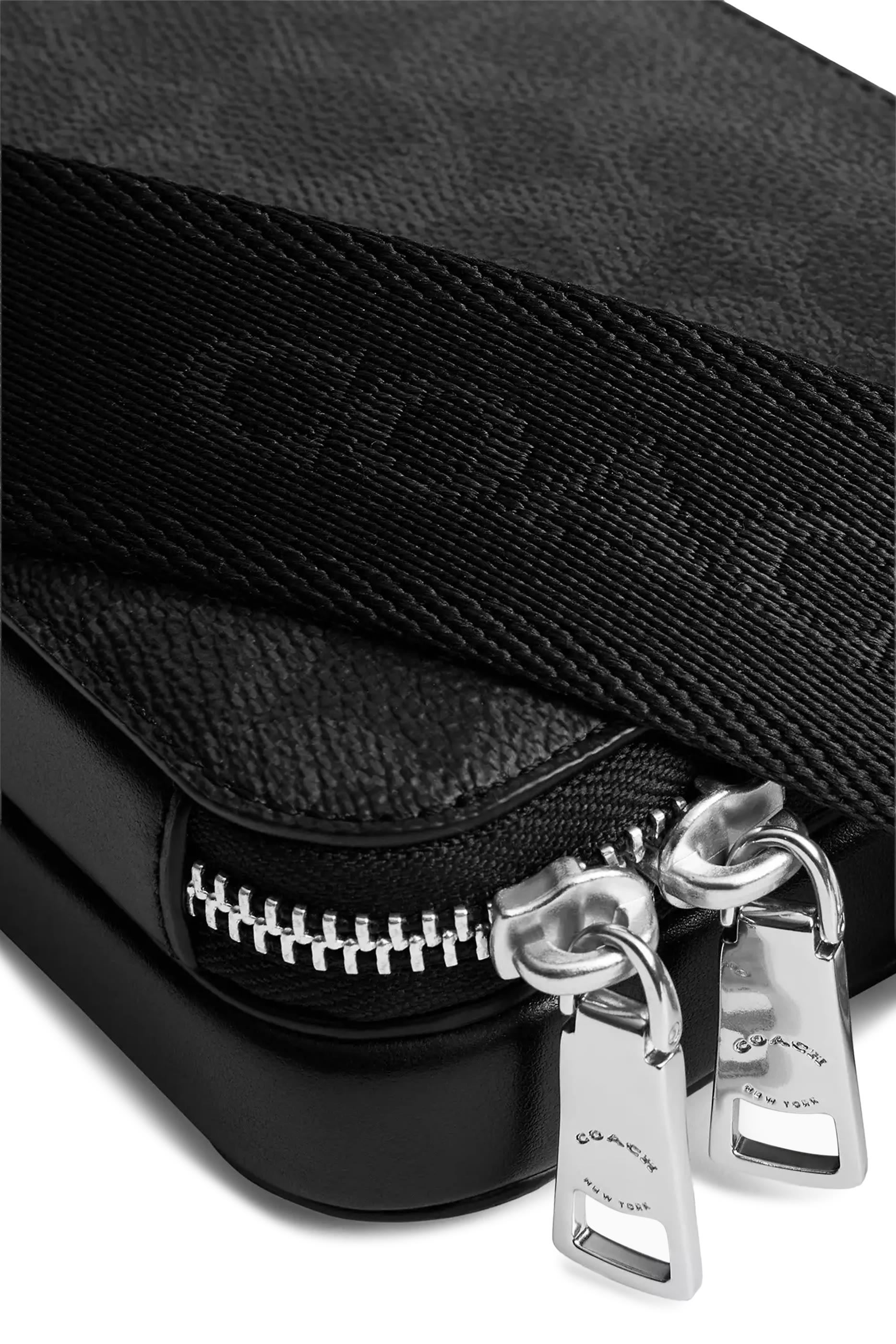 Clinton Crossbody Bag in Signature Canvas