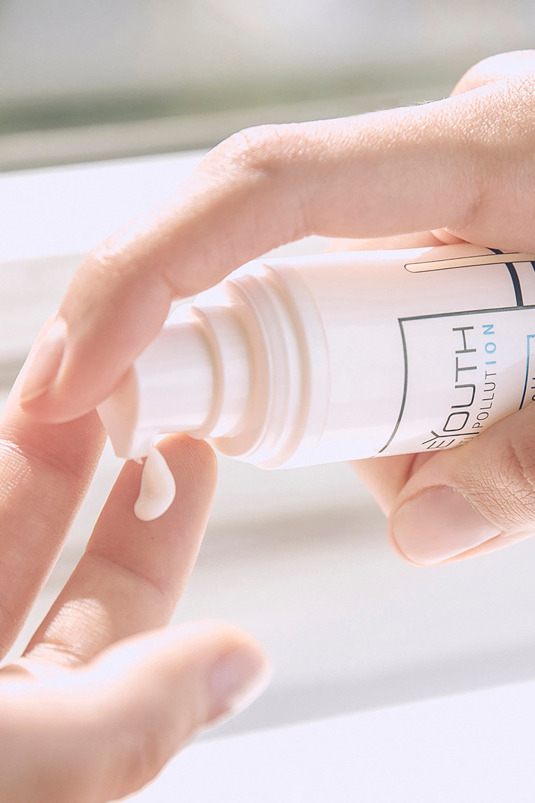 SisleYouth Anti-Pollution Super Hydrating Youth Protector