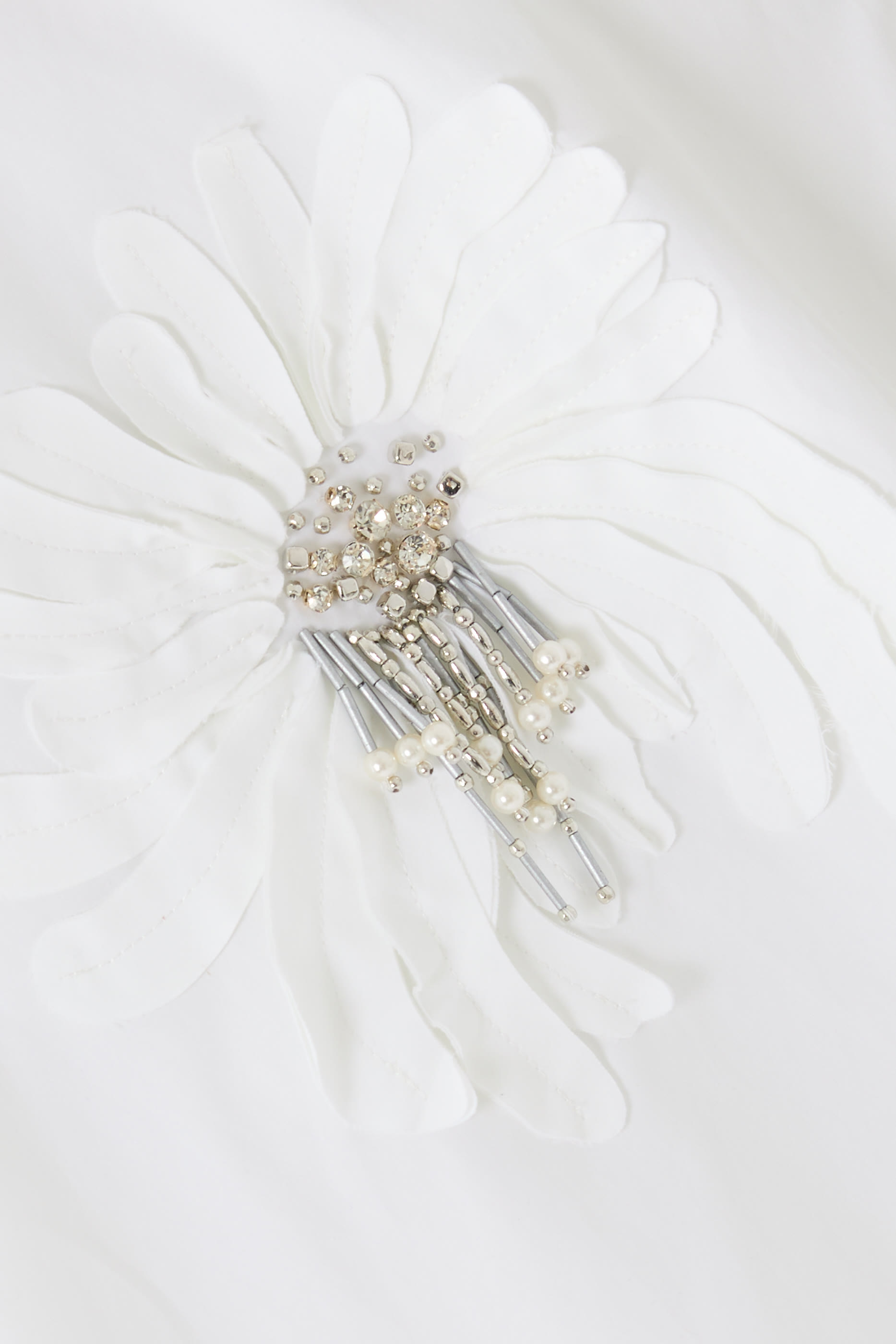 Layered Skirt with Floral Appliqu&eacute;