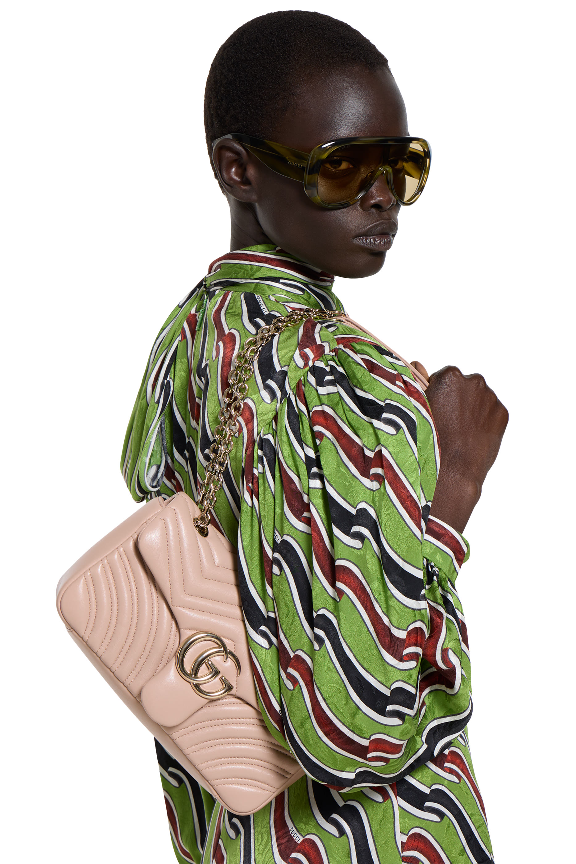 GG Marmont Medium Shoulder Bag