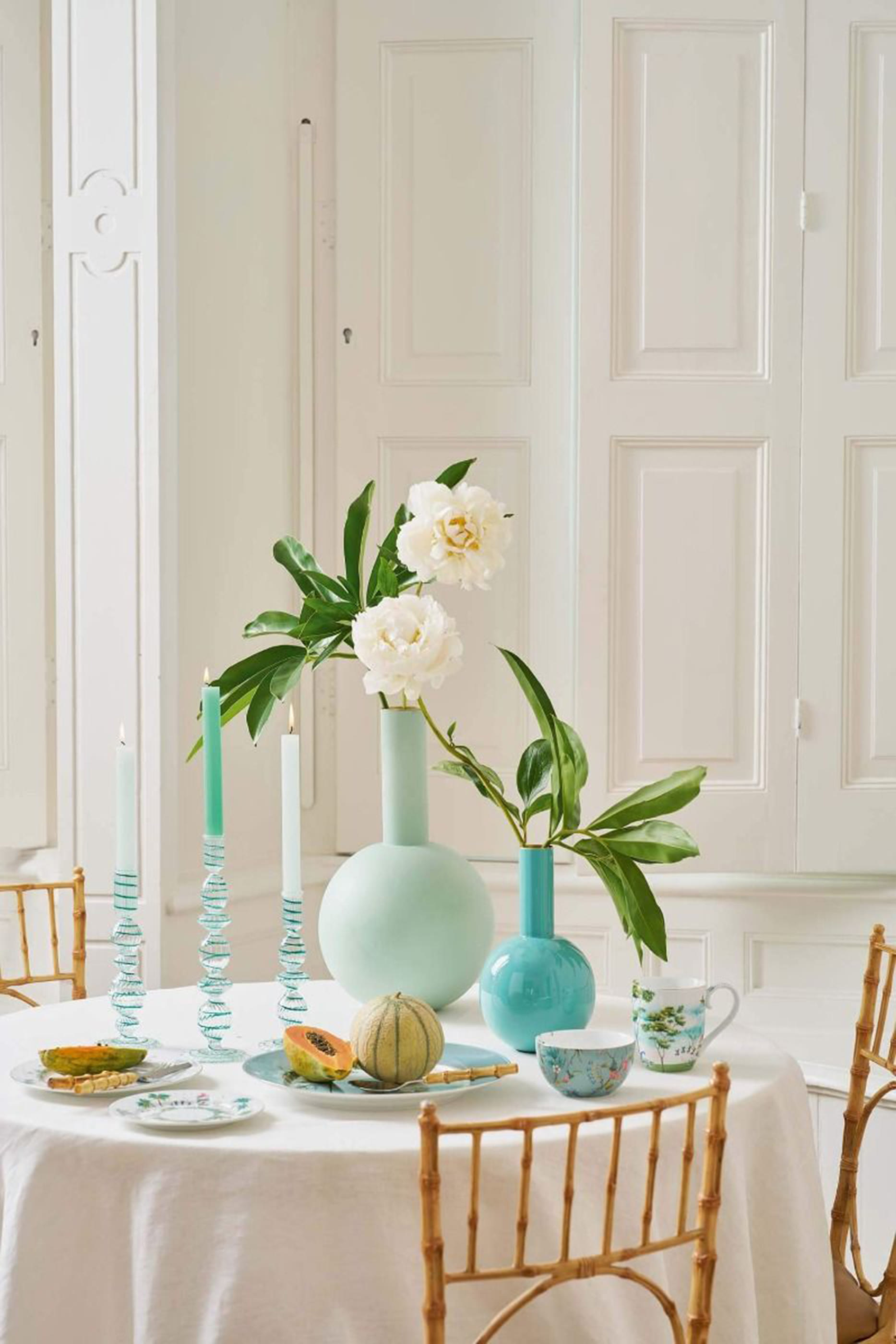 Glass Swirl Candle Holder - Medium