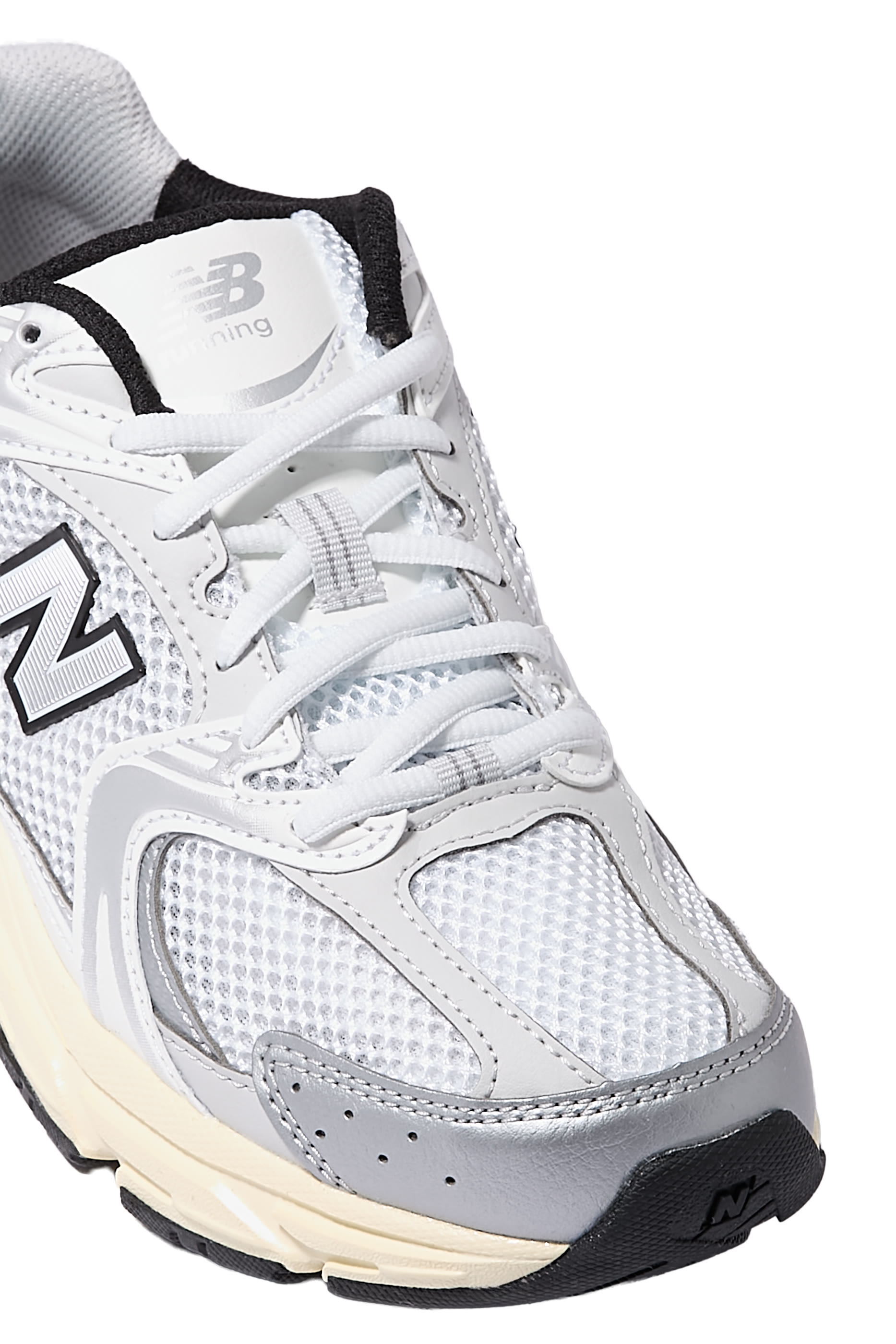 530 Low Top Sneakers