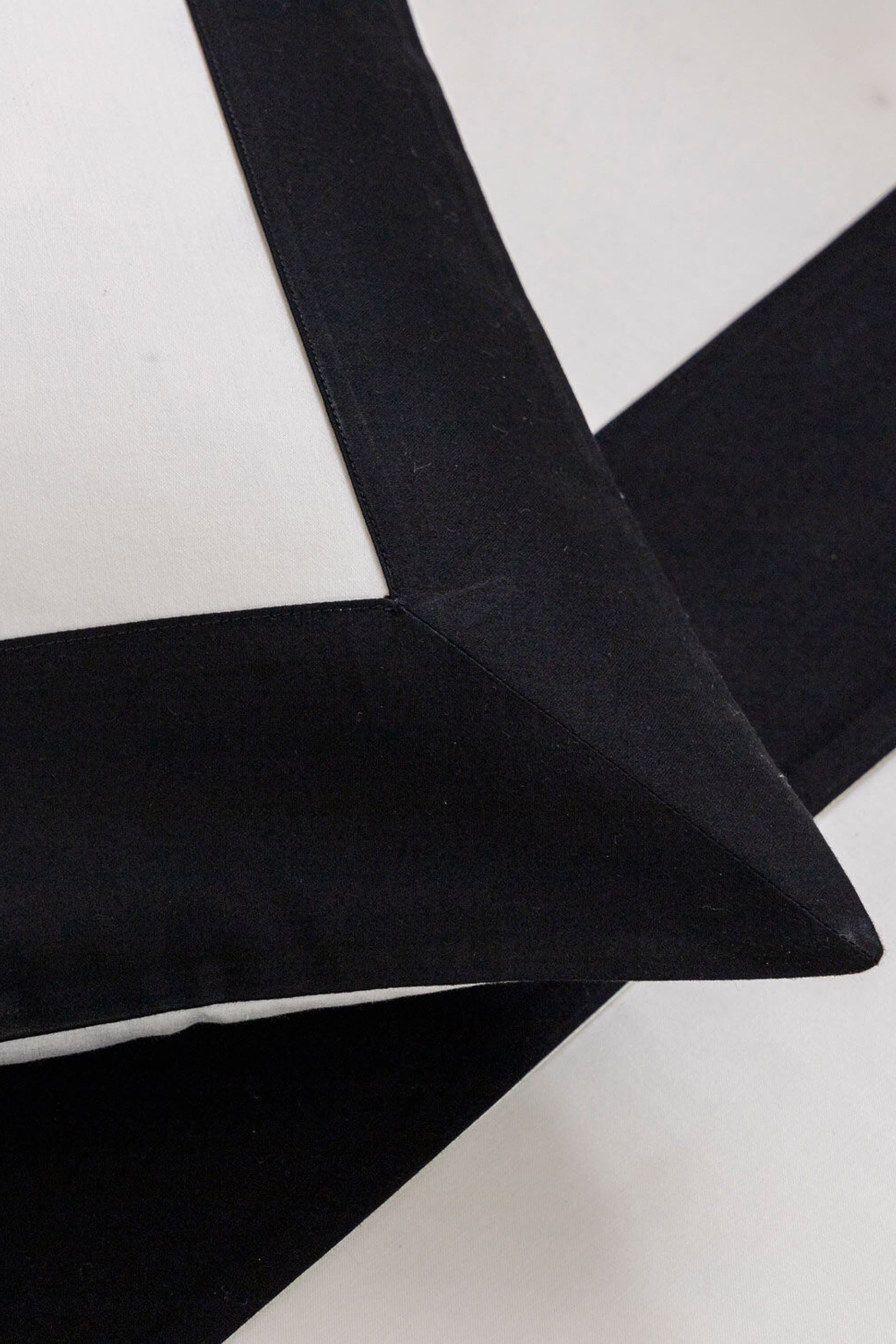 Bold Nero Pillowcase