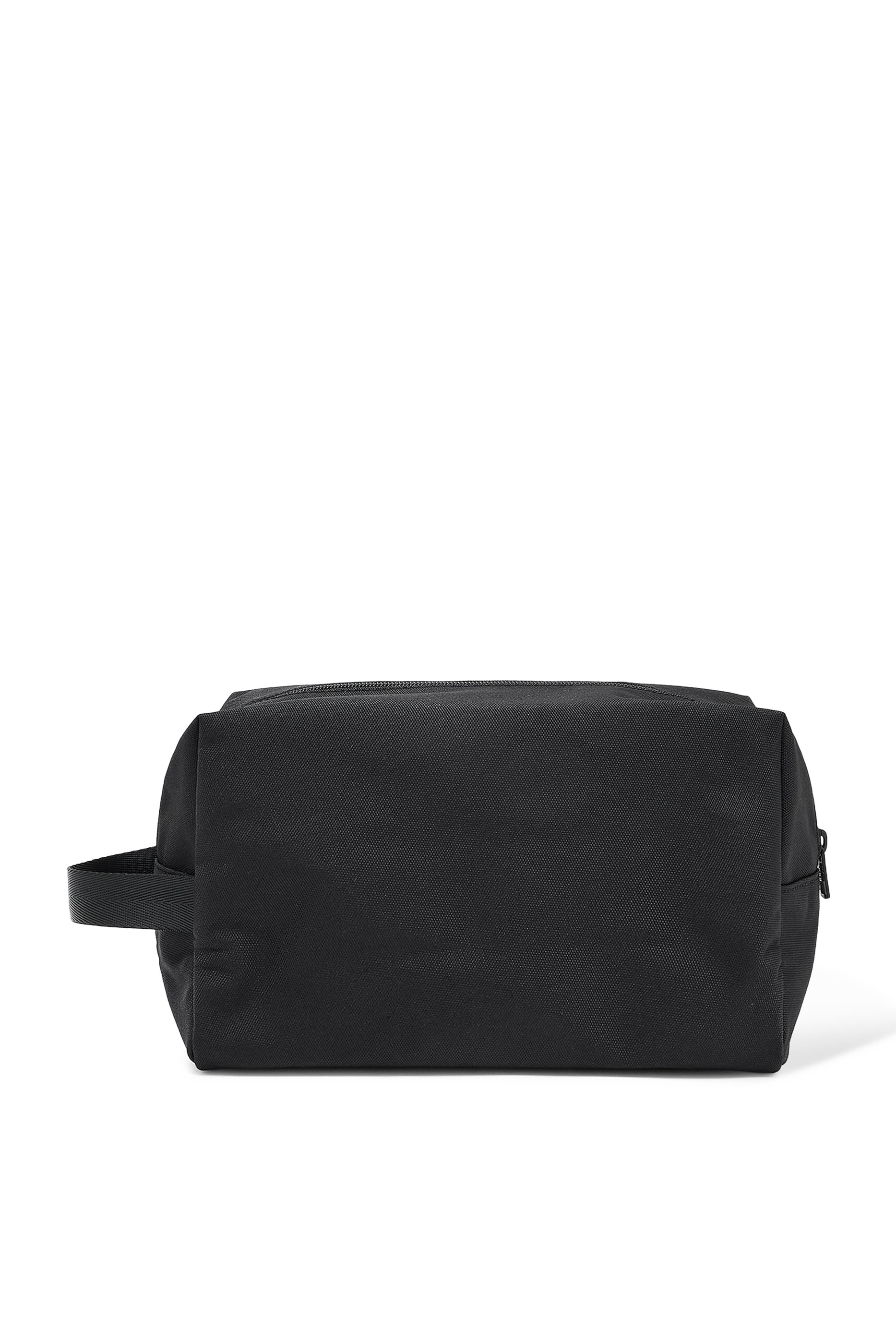 EA7 Logo Train Core Washbag