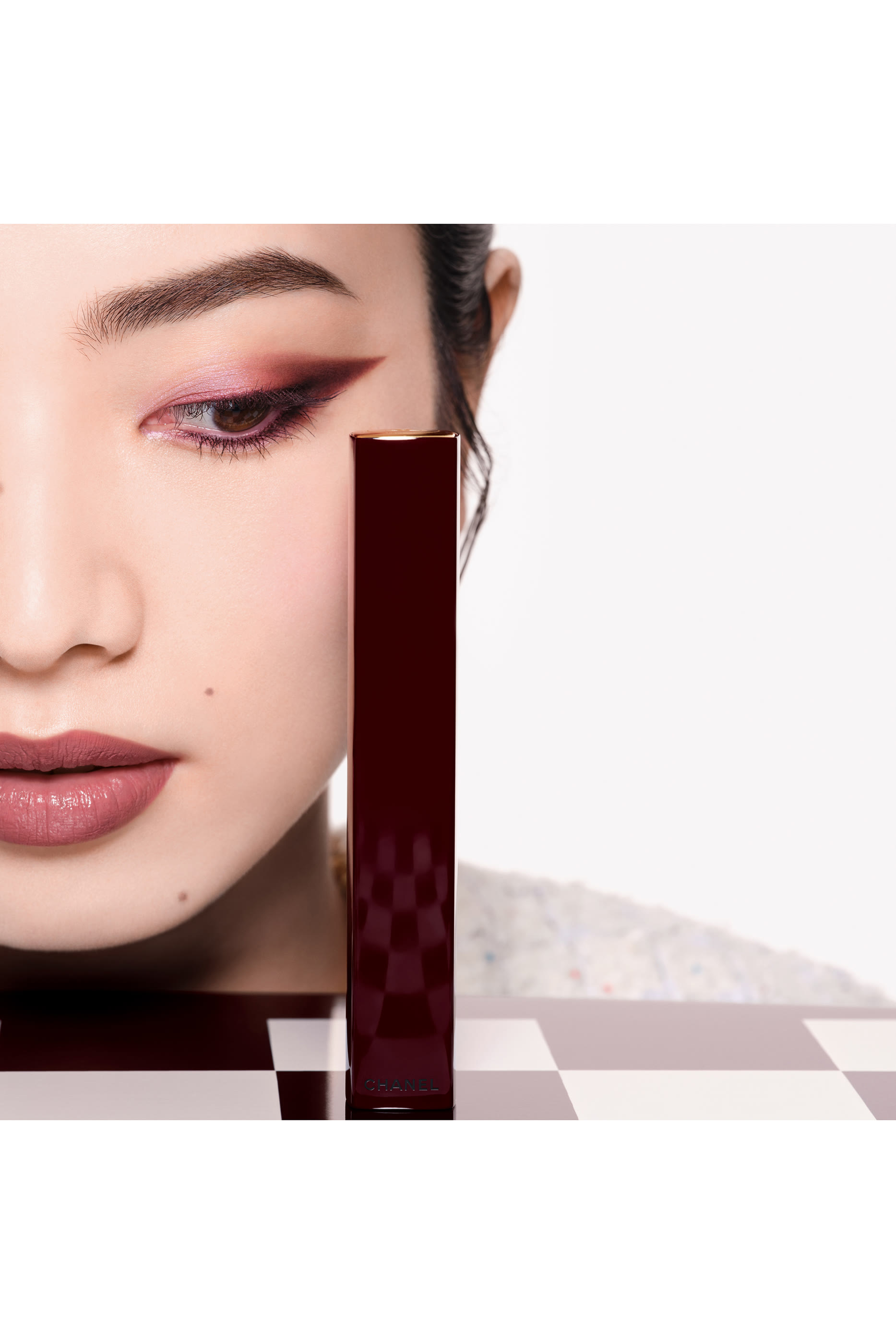 Noir Allure All-In-One Mascara: Volume, Length, Curl And Definition