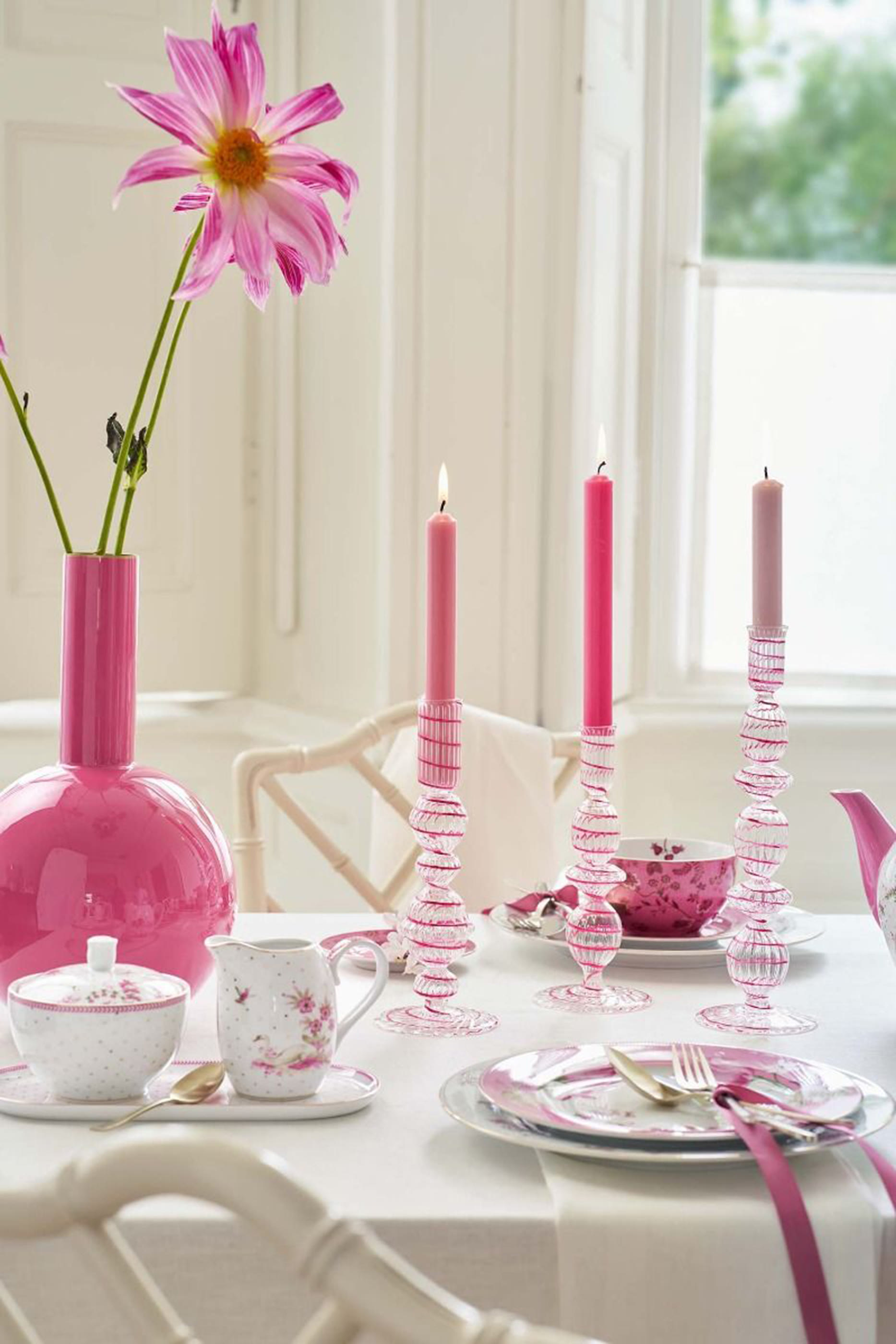 Glass Swirl Candle Holder – Medium