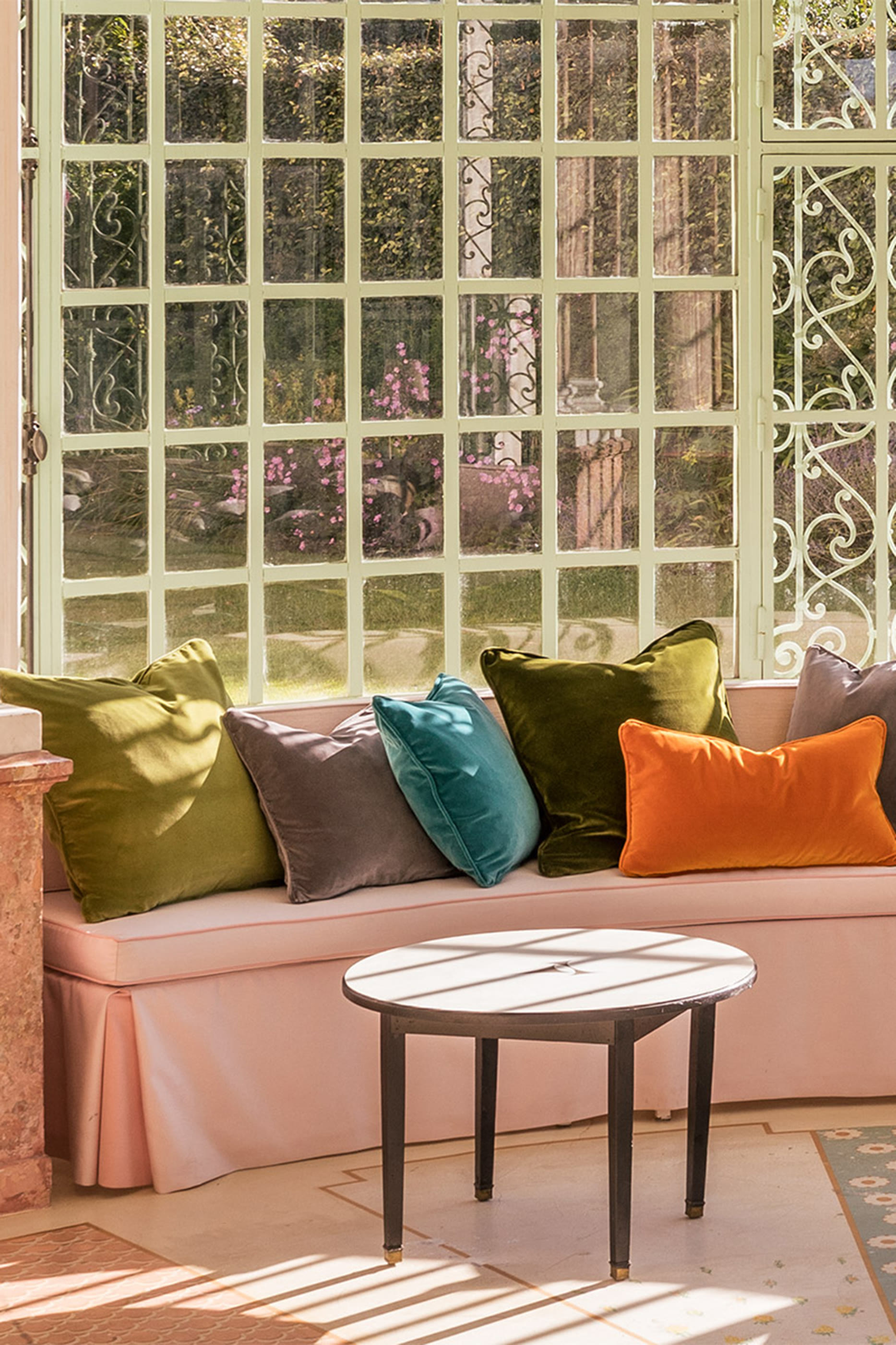 Divan Velour Cushion