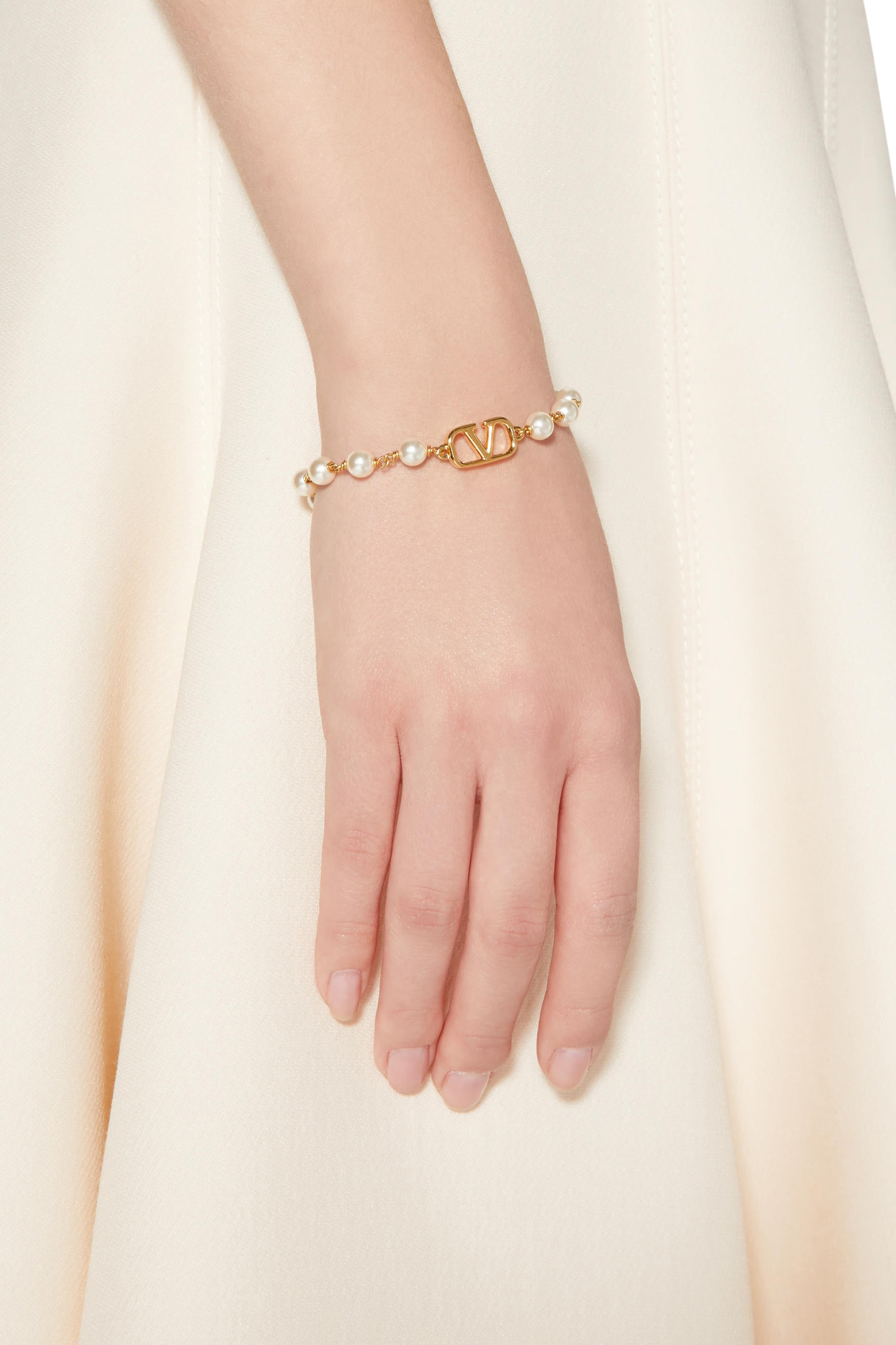 VLogo Signature Pearl Bracelet