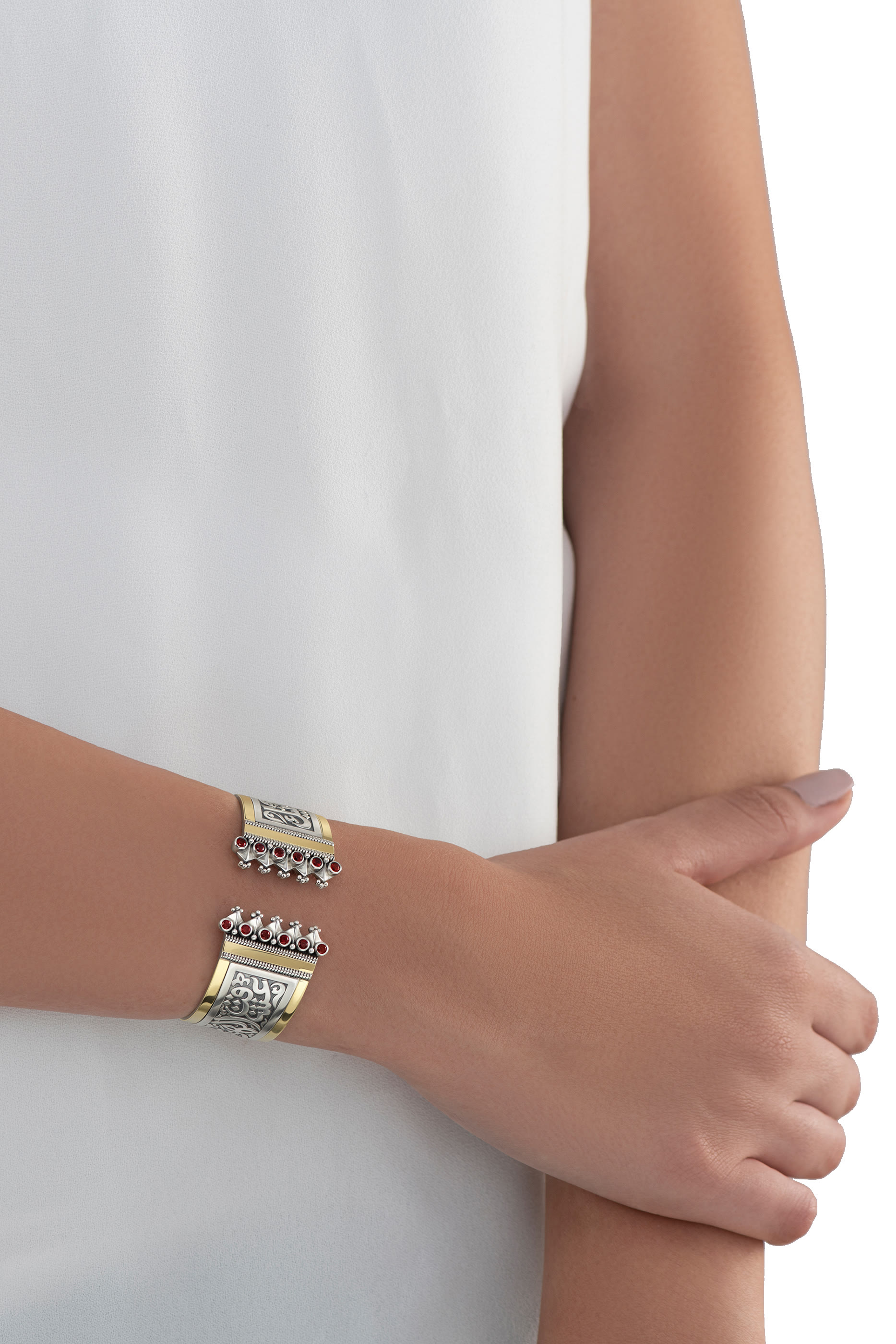 Classic Bangle Bracelet, 18k Yellow Gold