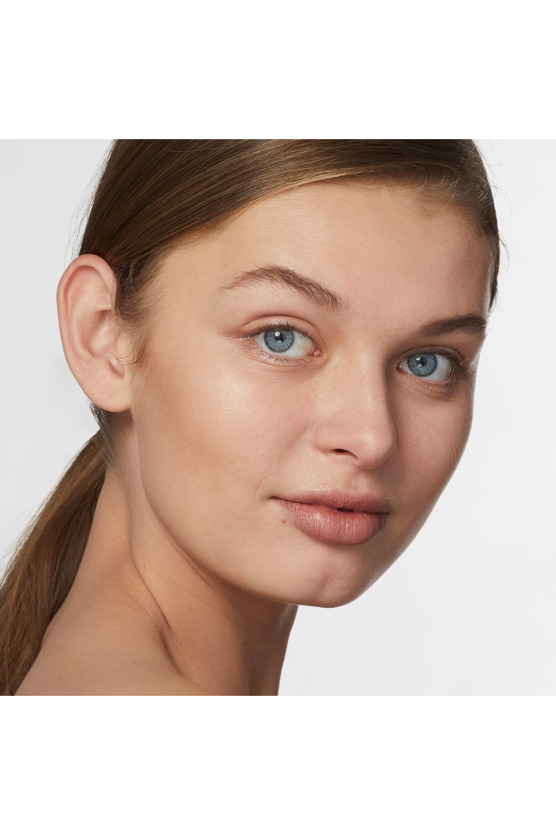 Double Wear Stay-in-Place Foundation