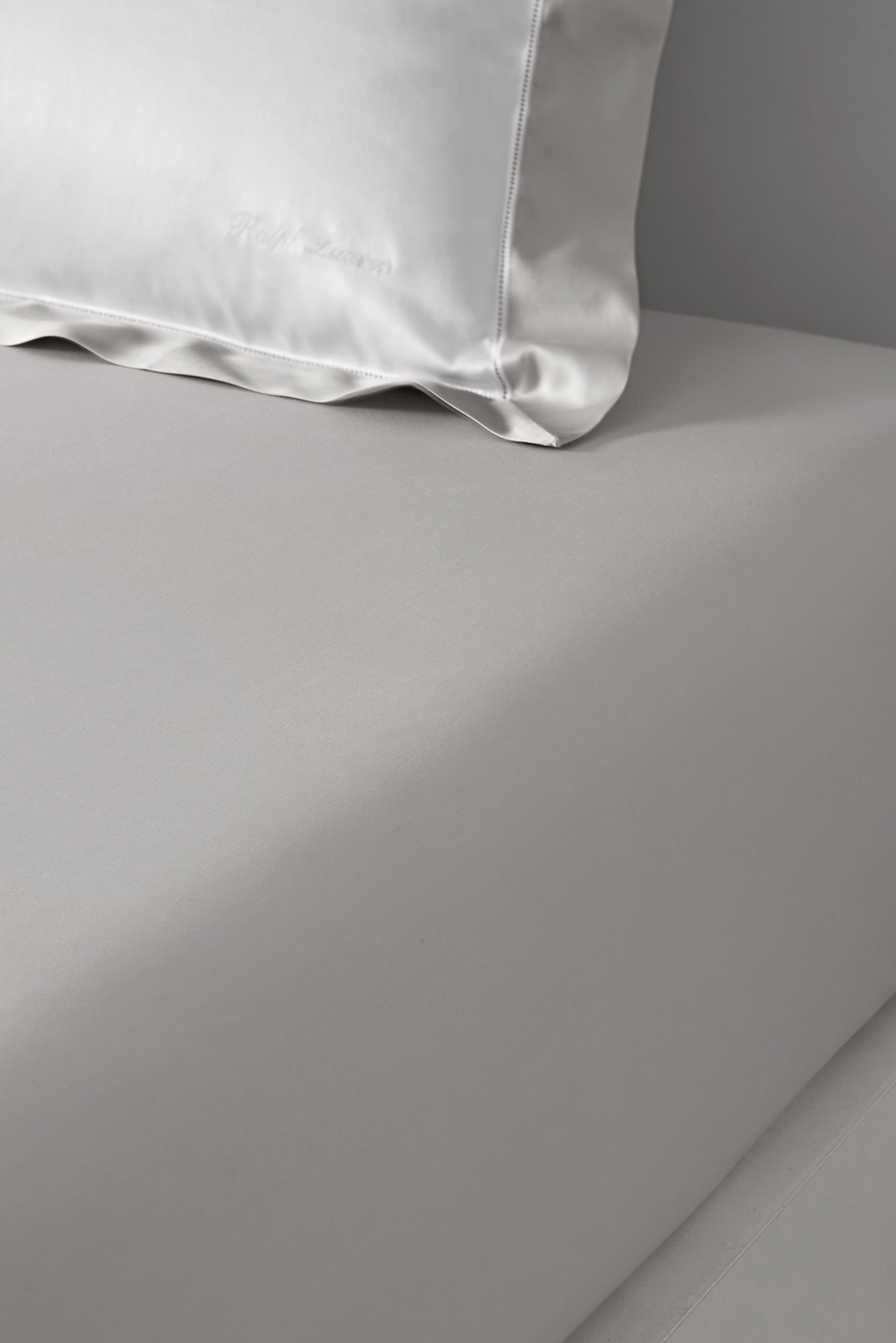 RL624 Fitted Sheet