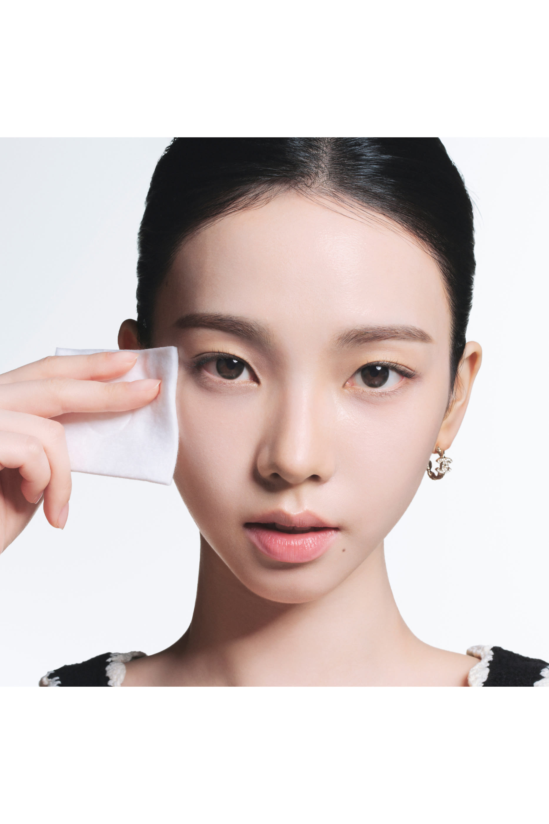 D&eacute;maquillant Lact&eacute; Intense Gentle Makeup Remover For Eyes And Lips
