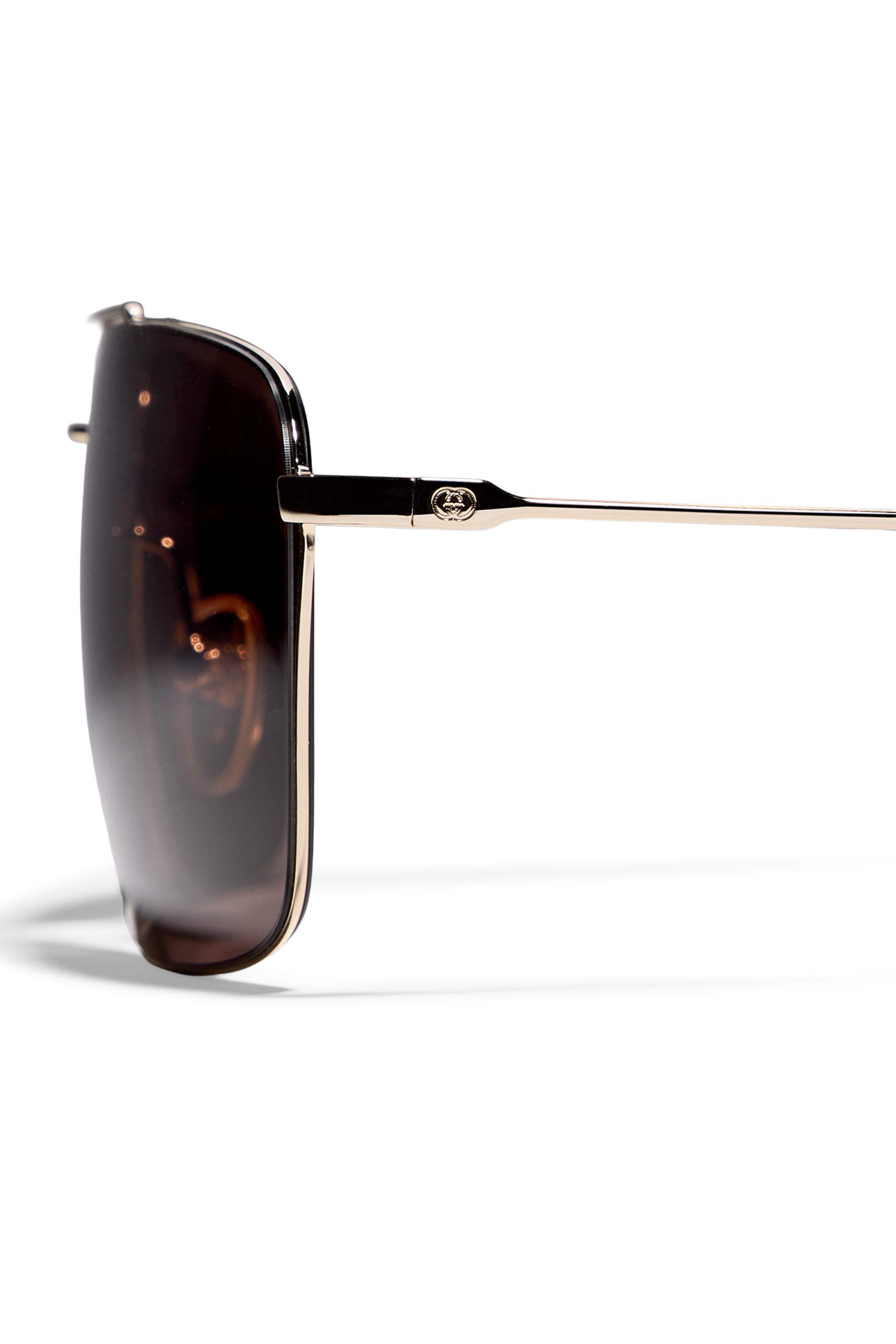 Sunglasses with a Navigator-Style Frame and Low Nose Bridge 