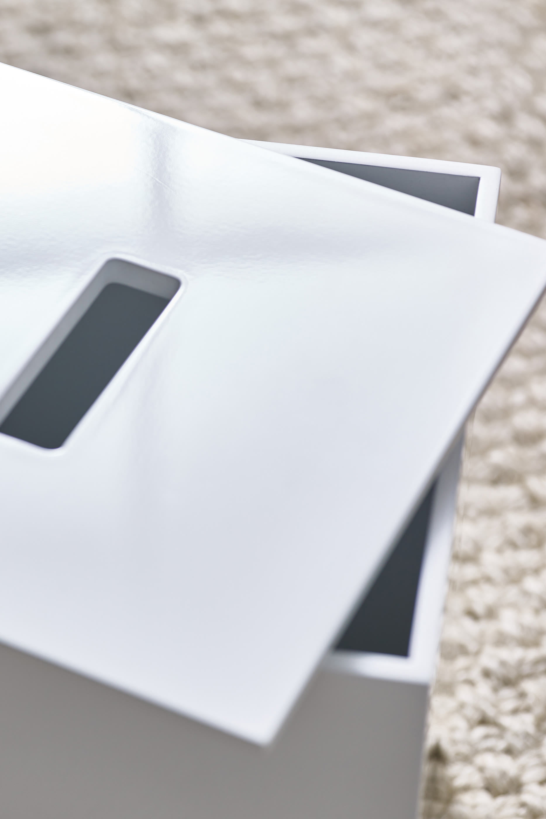 Lacquer Waste Paper Bin