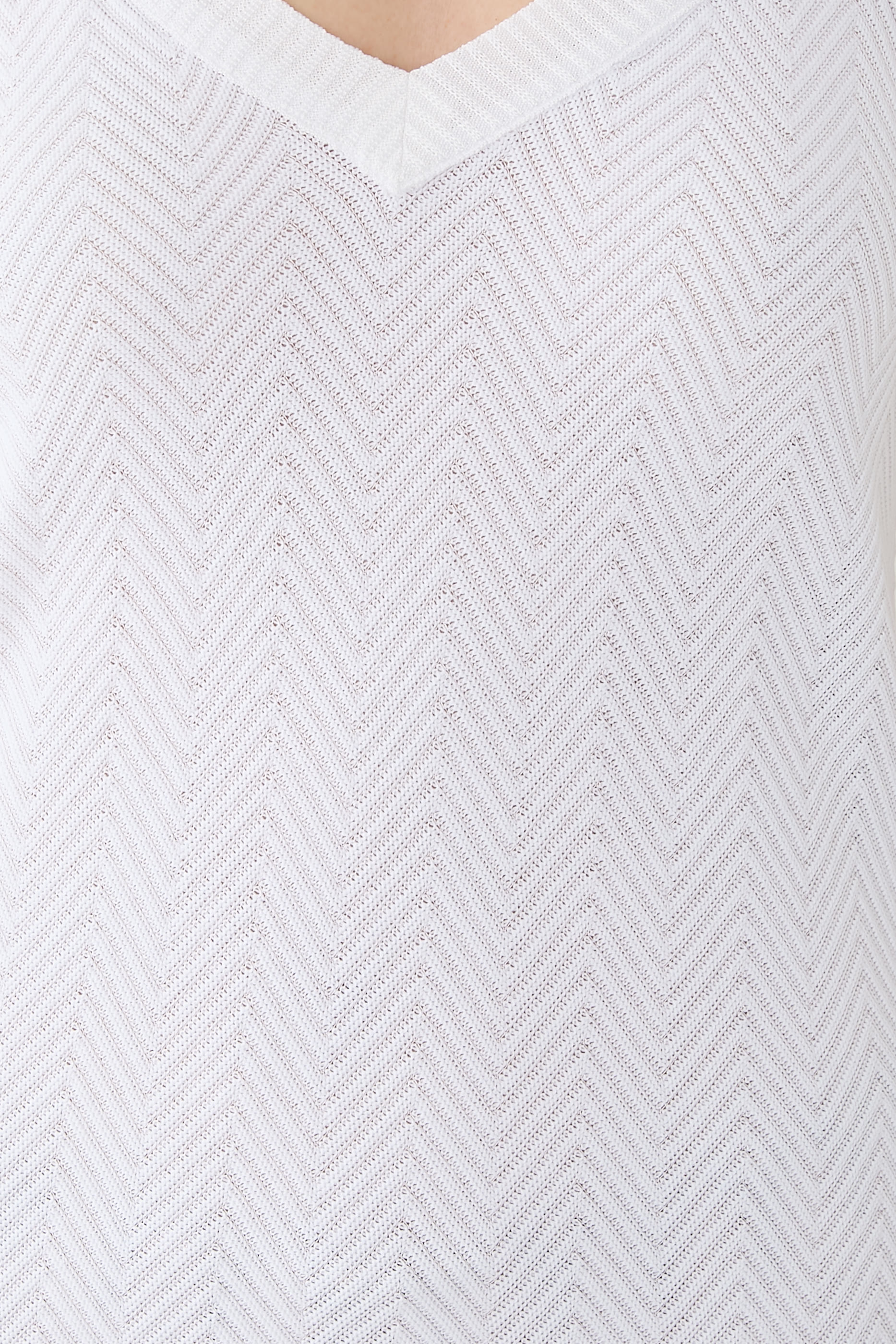 Sleeveless Zigzag Knit Top