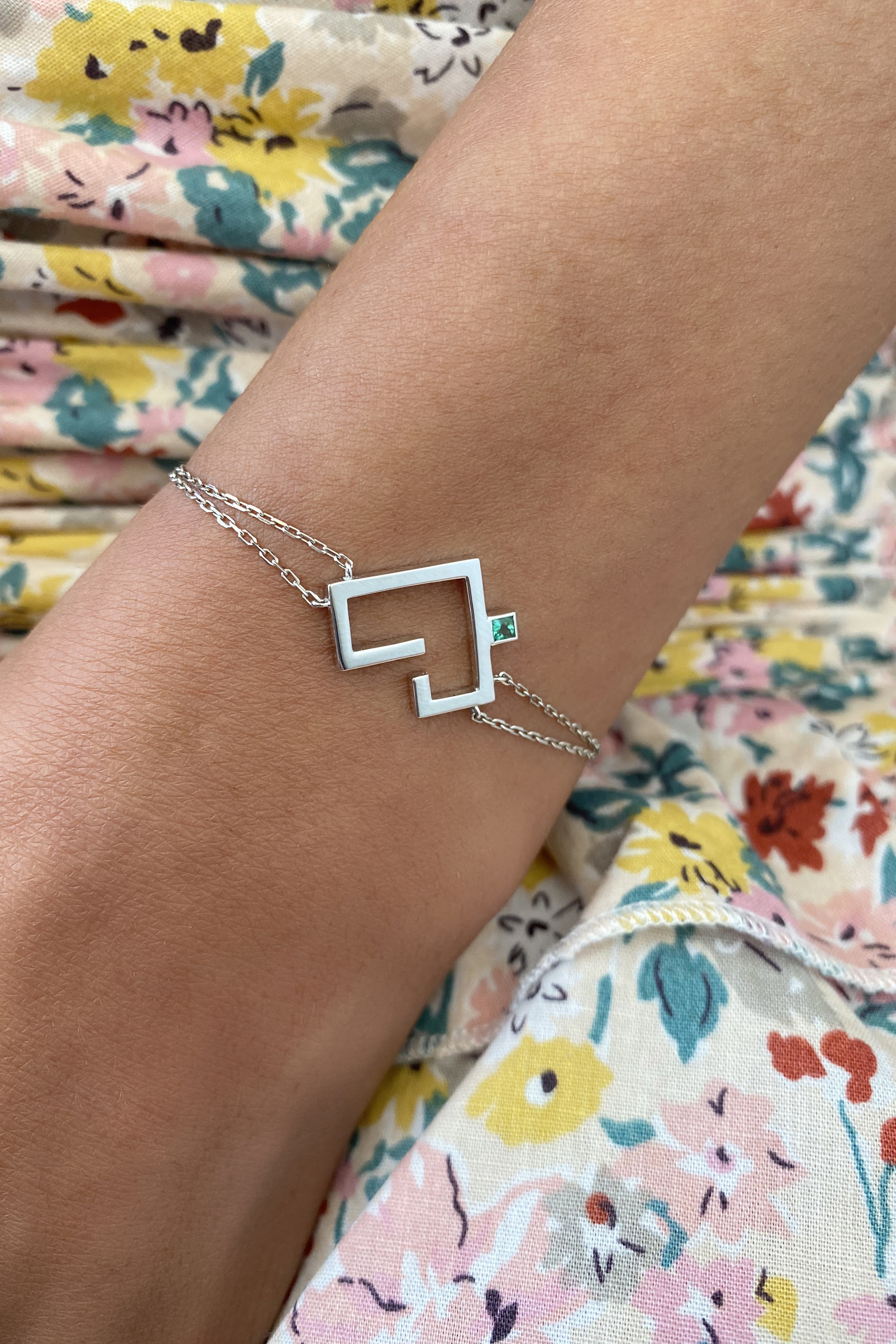 Hubb Dot Heart Bracelet, 18k White Gold & Emerald