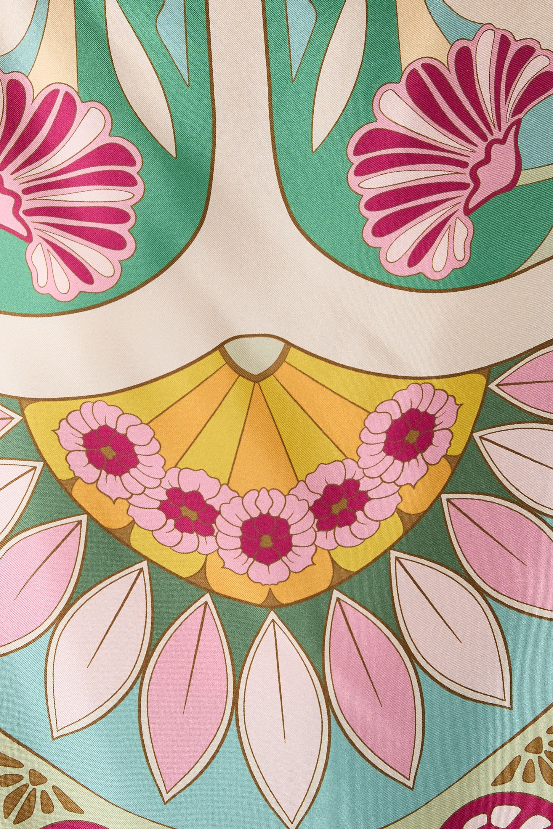 Tulip Plac&eacute;e Foulard Top