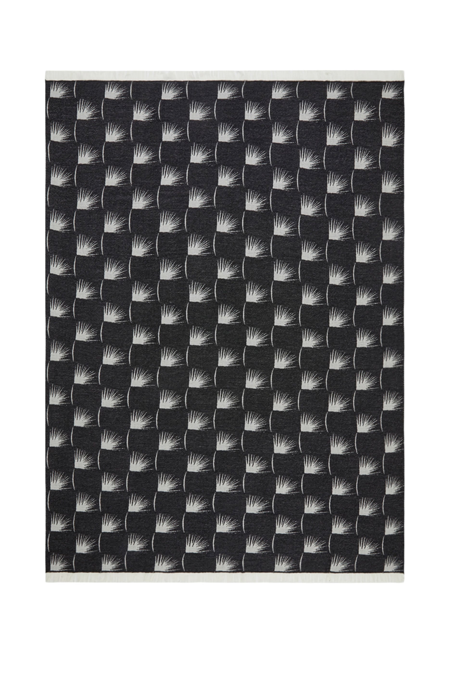 Edeum Throw 