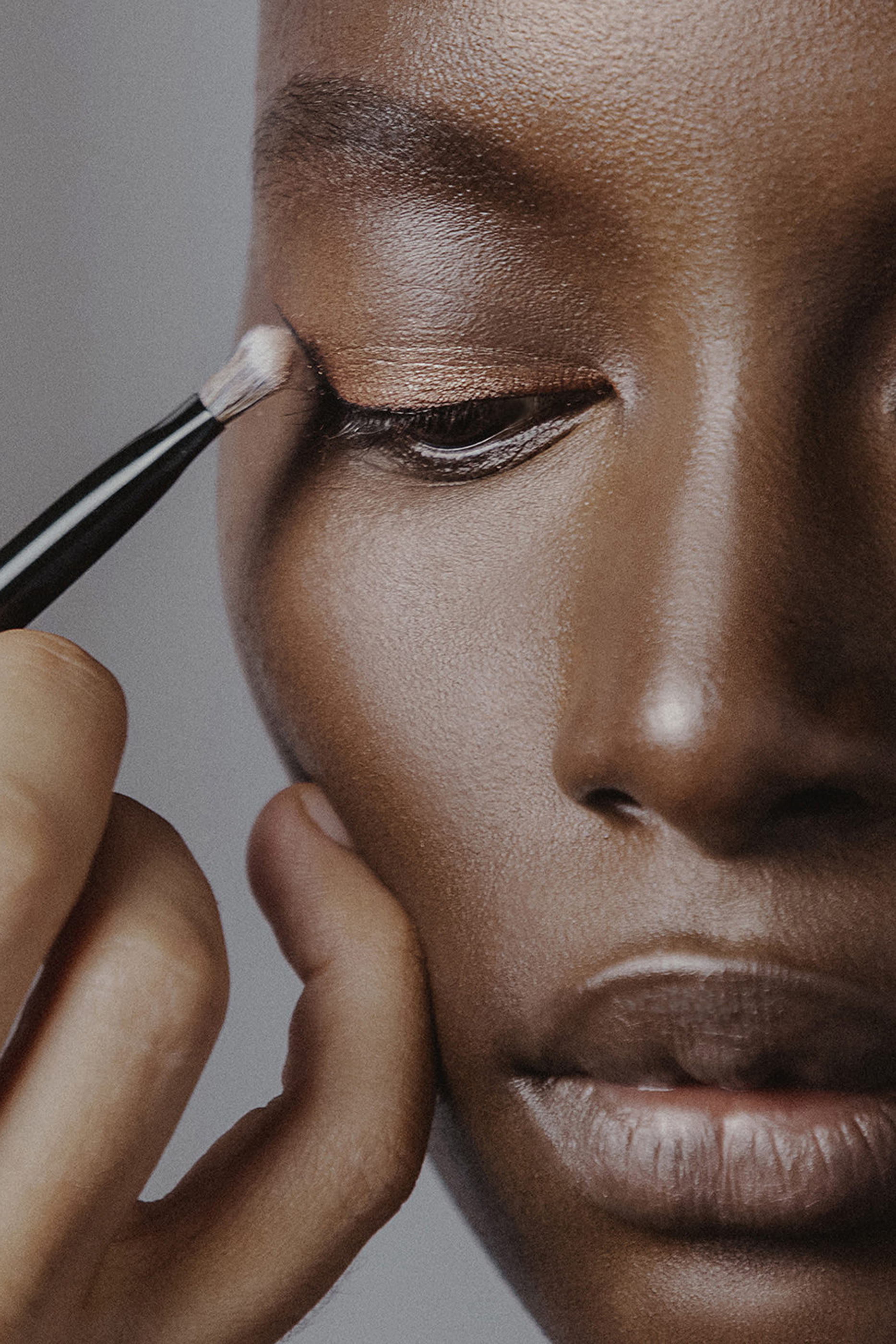 Eyeshadow Shade Brush