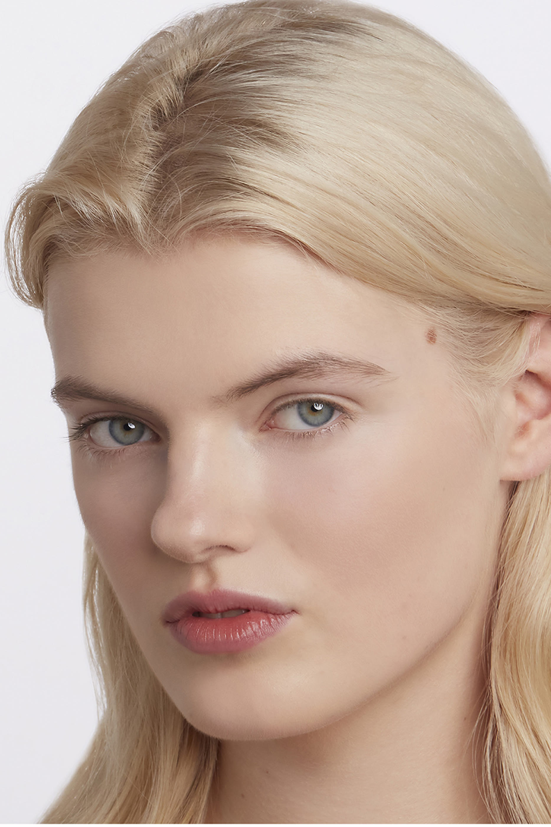 Eternit&eacute; De Beaut&eacute; Matte Foundation SPF 15