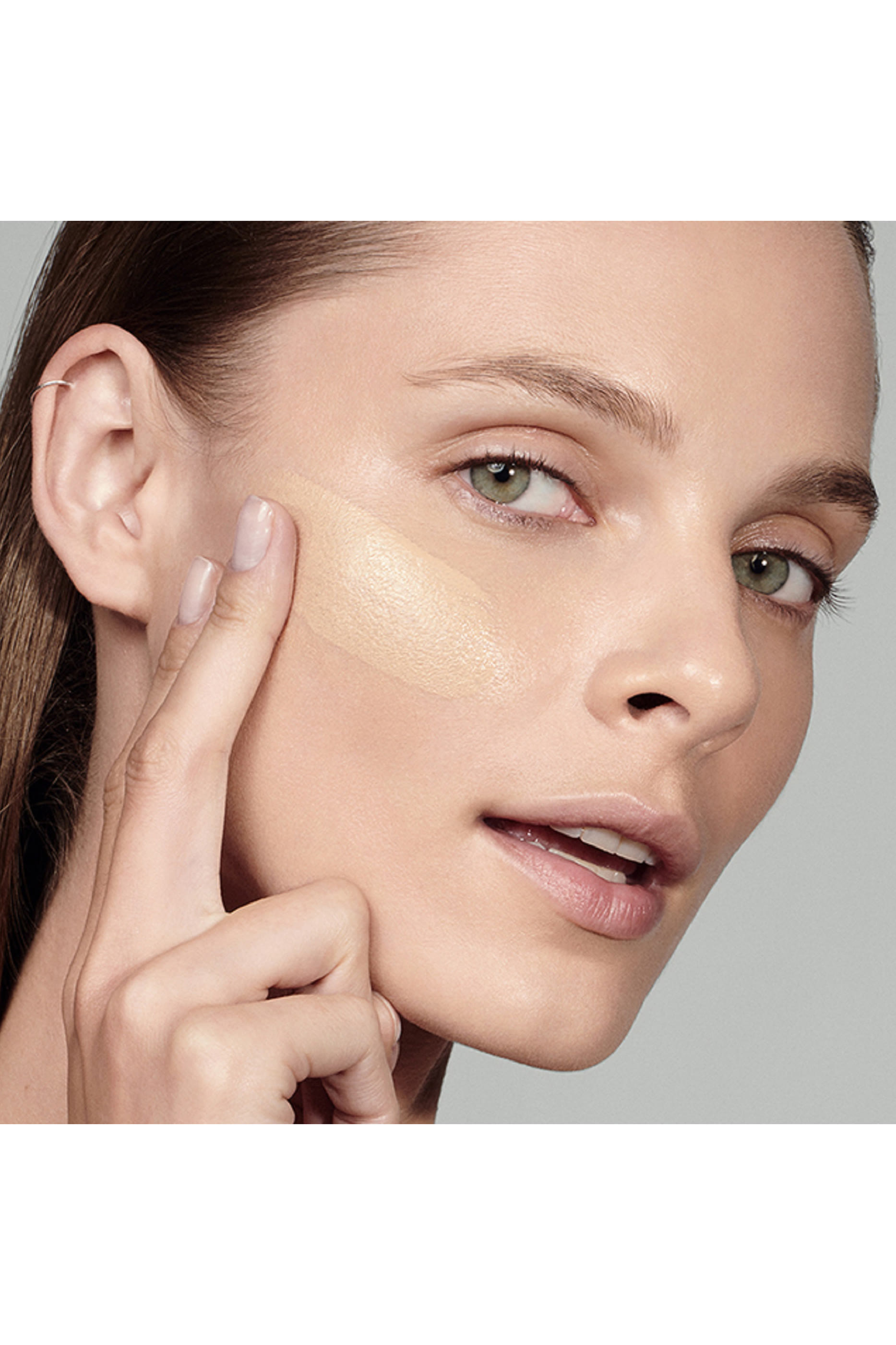 Futurist Hydra Rescue Moisturizing Makeup SPF 45
