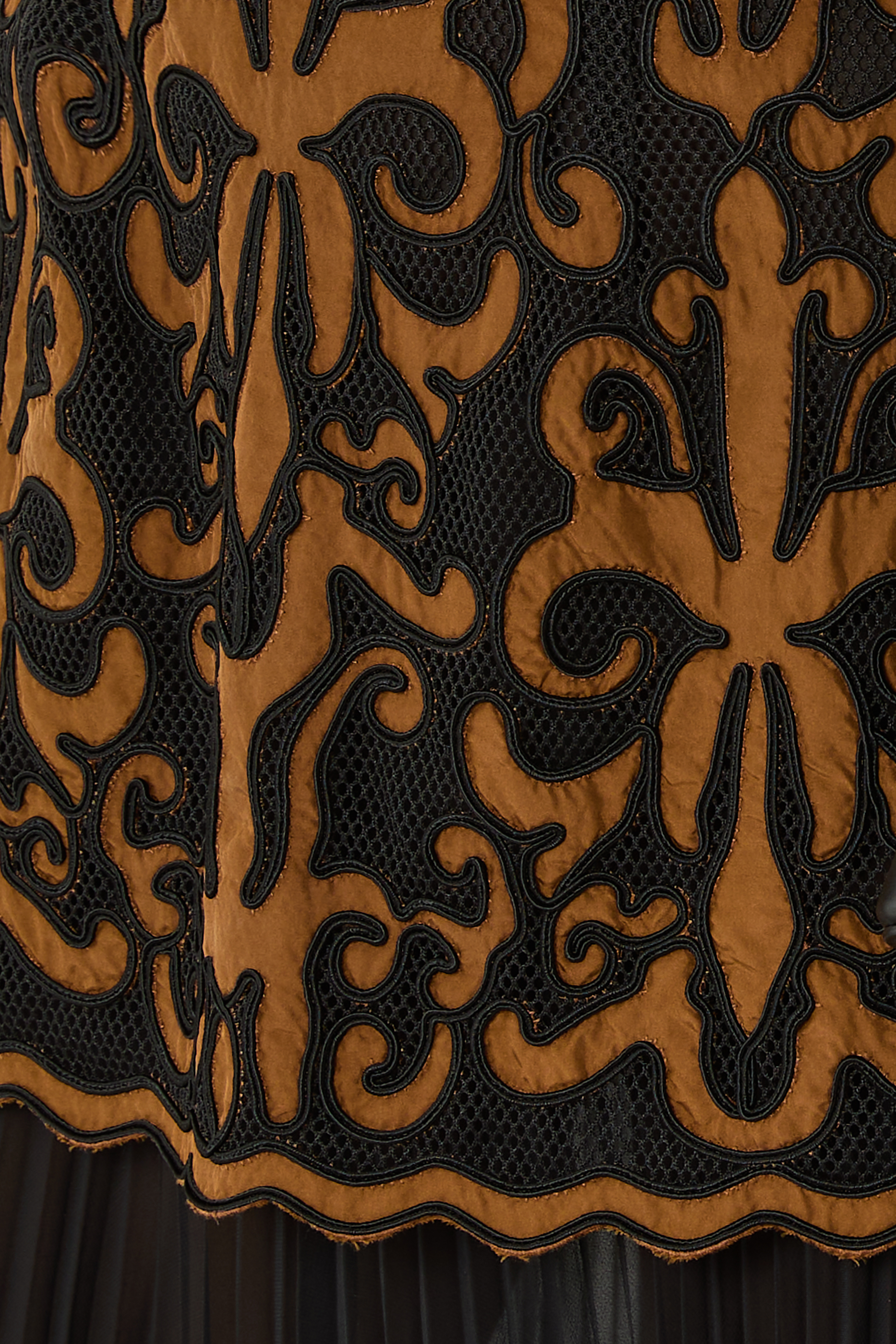 Auryn Applique Sleeveless Midi Dress