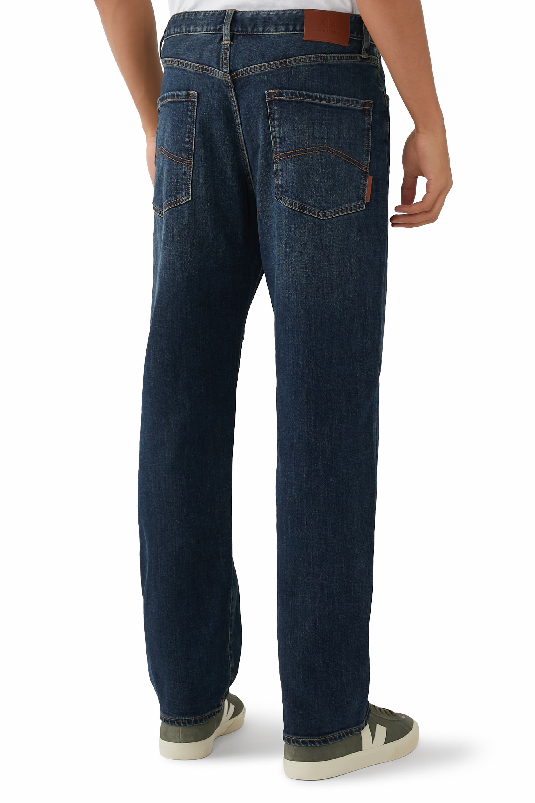 J88 Relaxed Straight Jeans