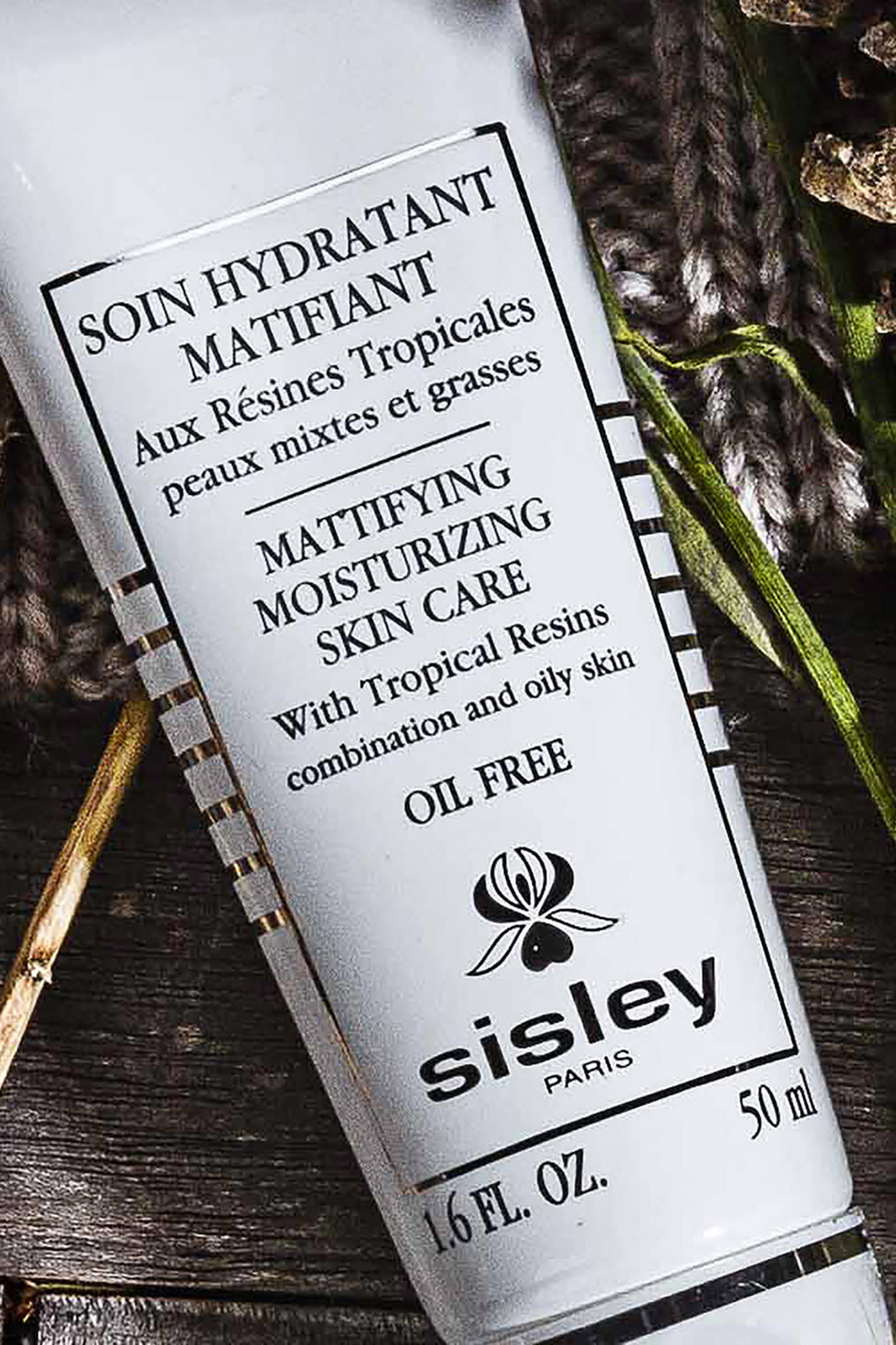 Mattifying Moisturizing Skin Care with Tropical Resins