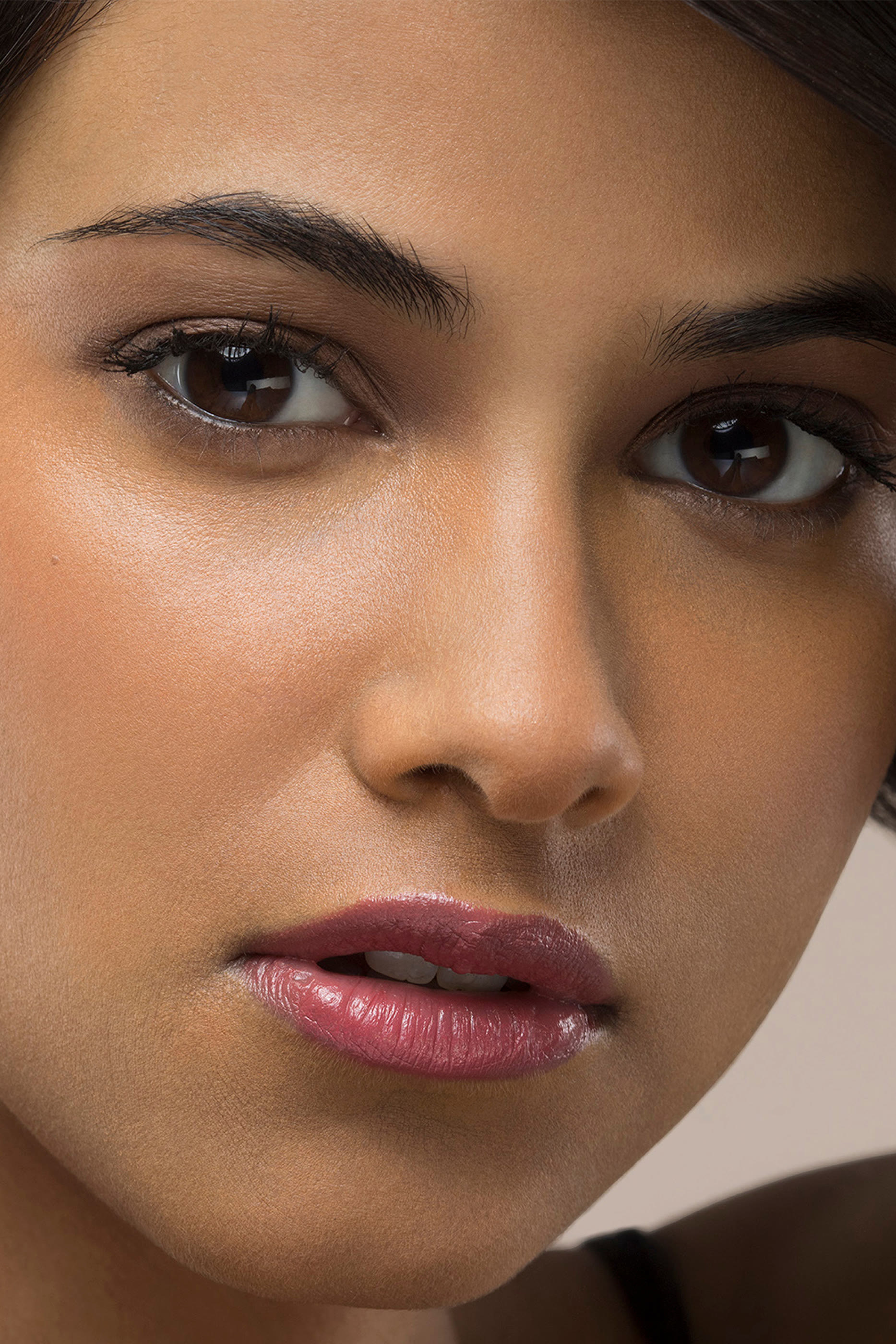 Skin Long-Wear Weightless Foundation