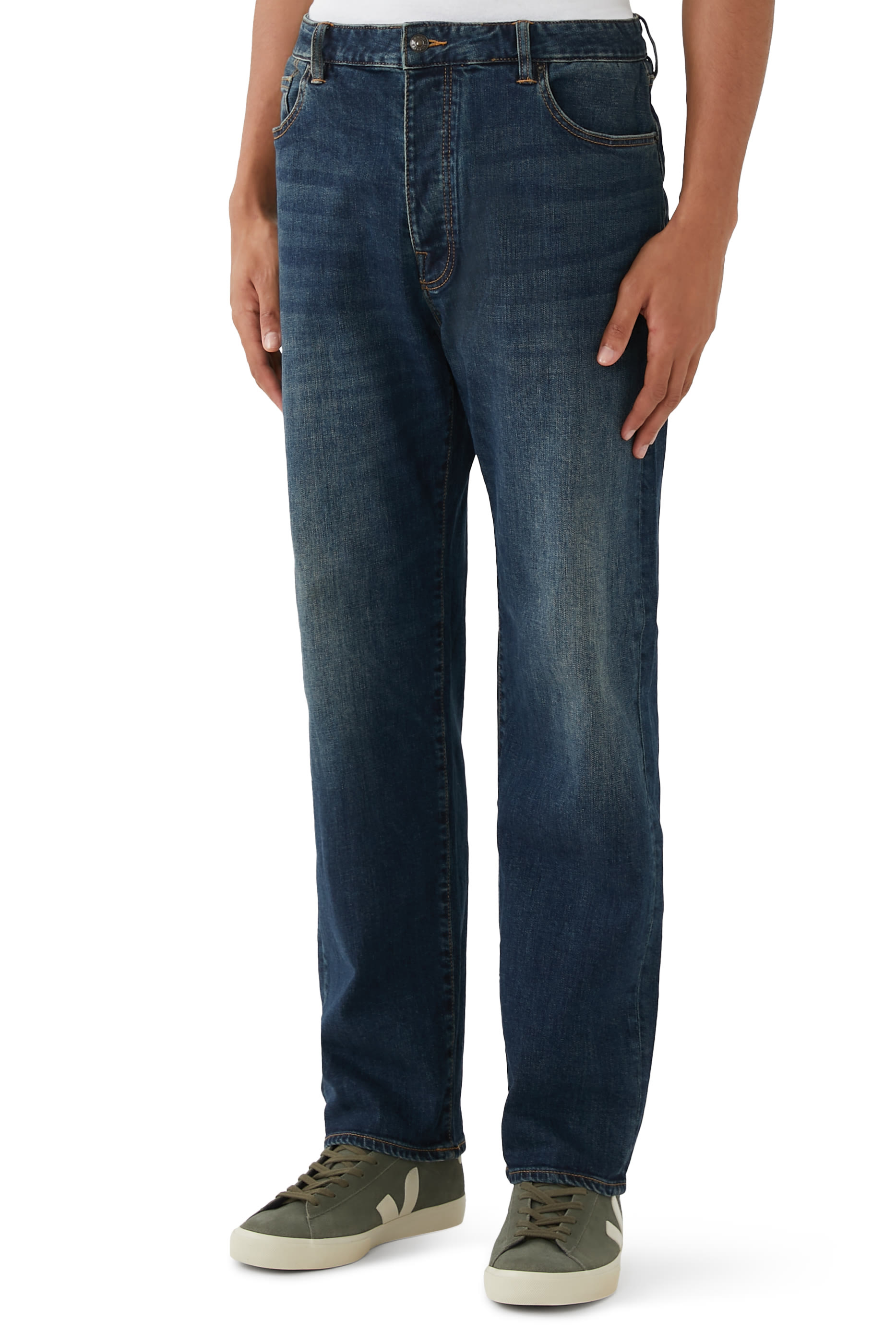 J88 Relaxed Straight Jeans