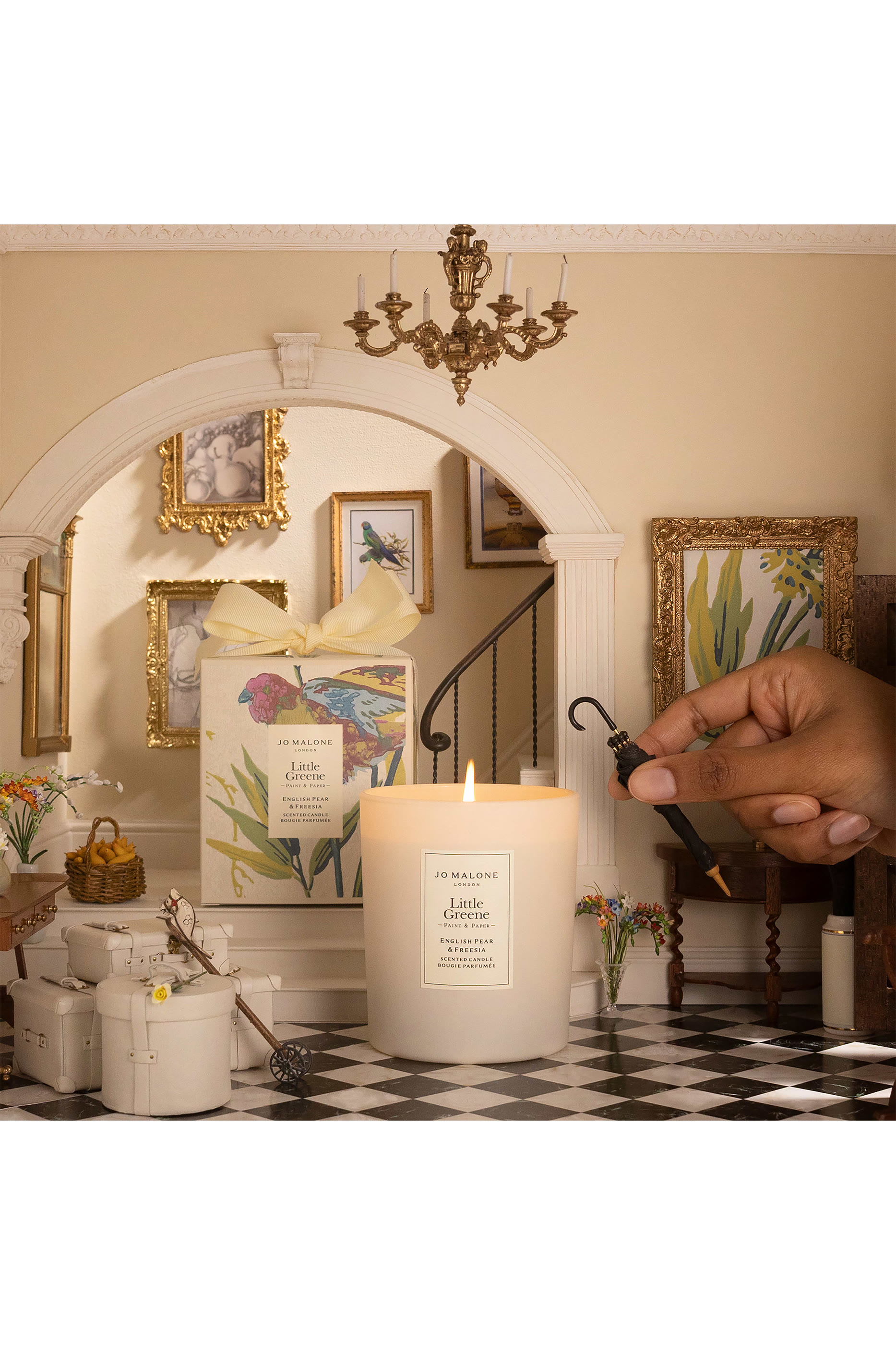 Special-Edition English Pear & Freesia Scented Candle