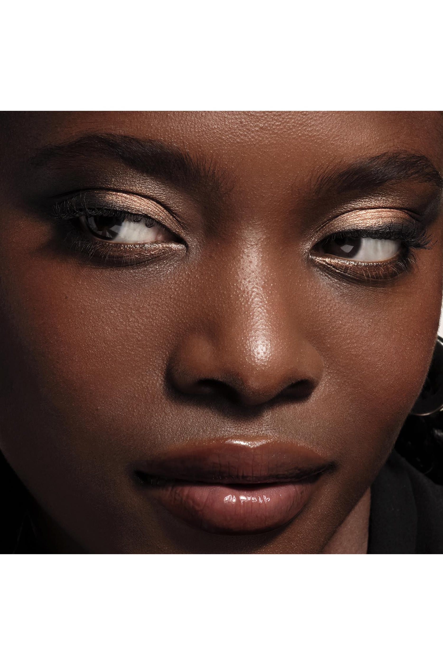 Eye Tint Long-Lasting Liquid Eyeshadow