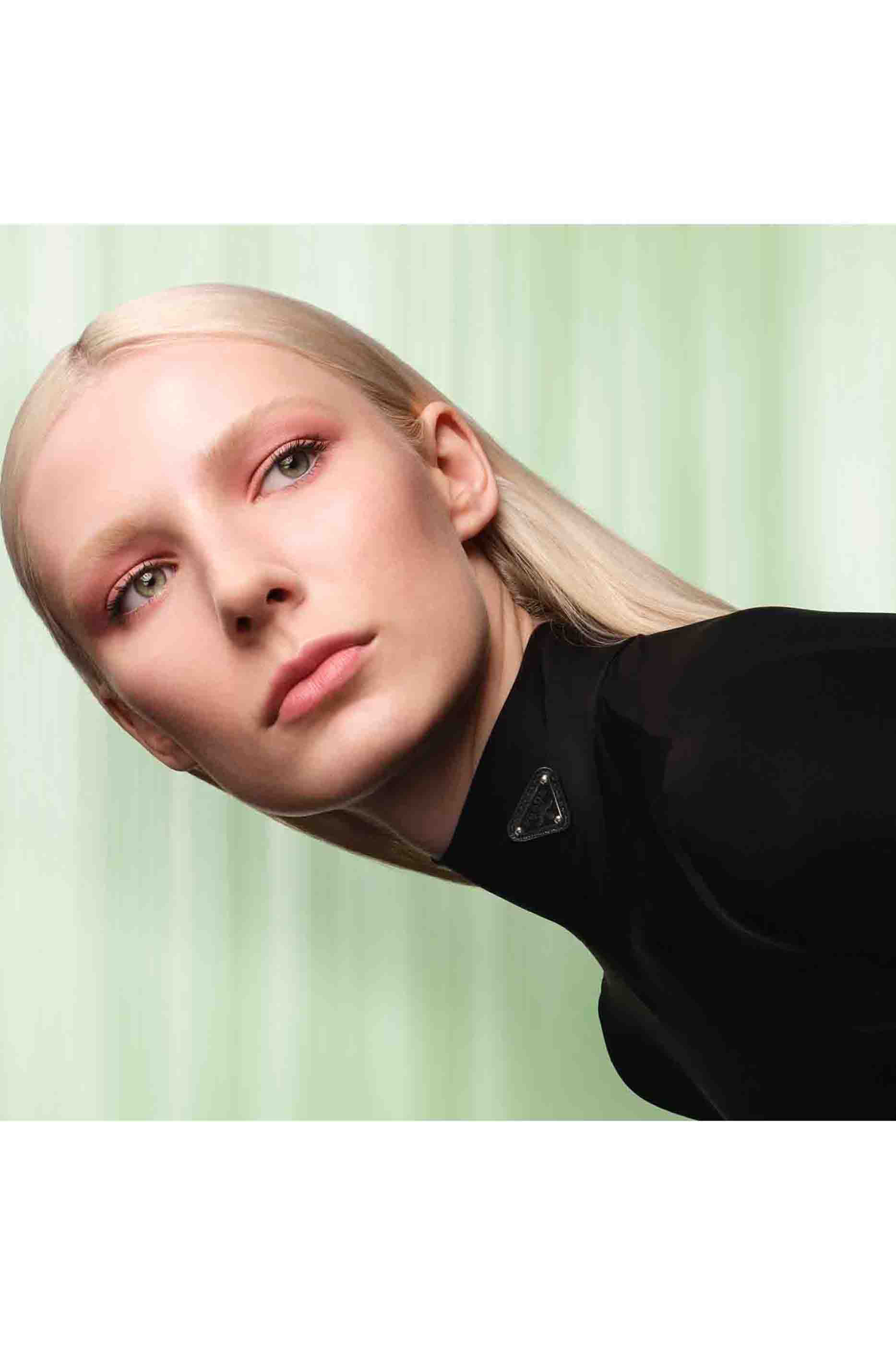 Dimensions Holo Nude Multi-Effect Eyeshadow