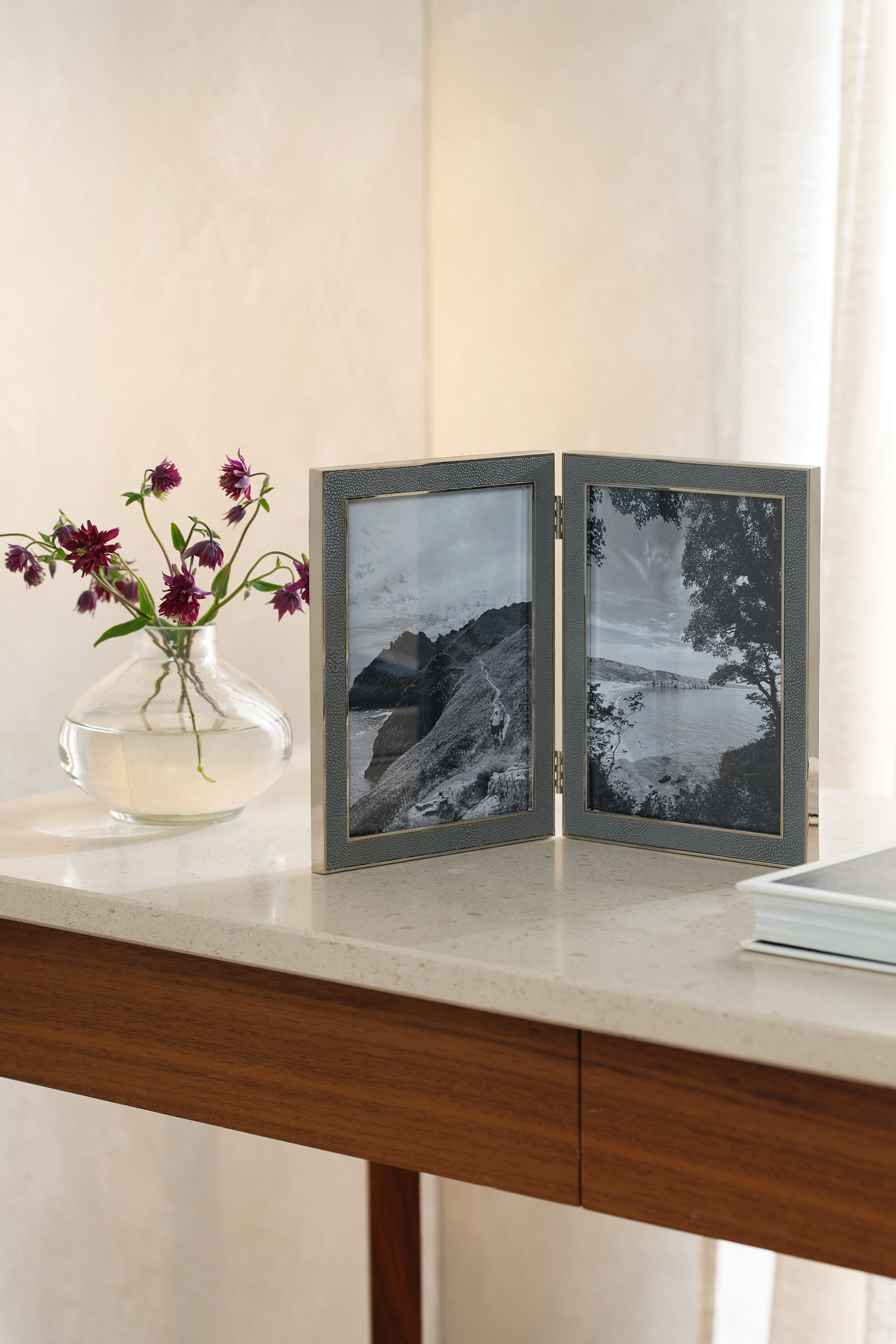 Classic Textured Double Hinged Frame