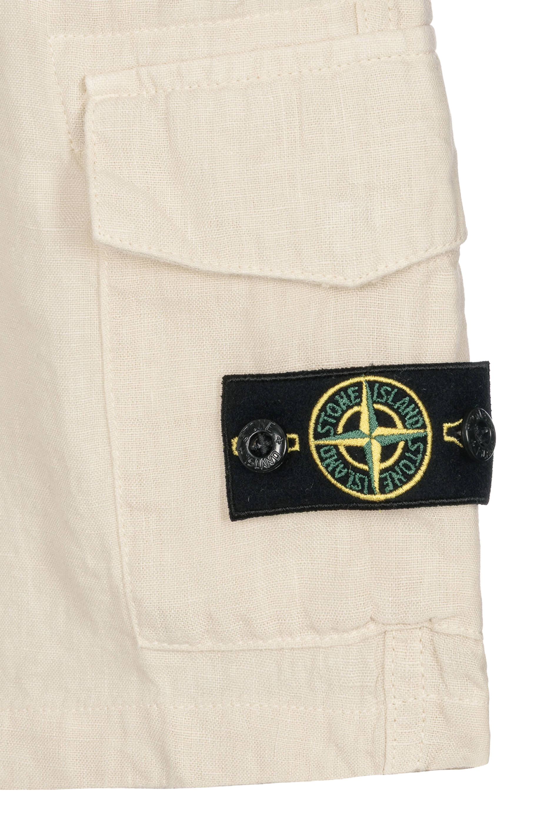 Compass-Badge Cargo Shorts