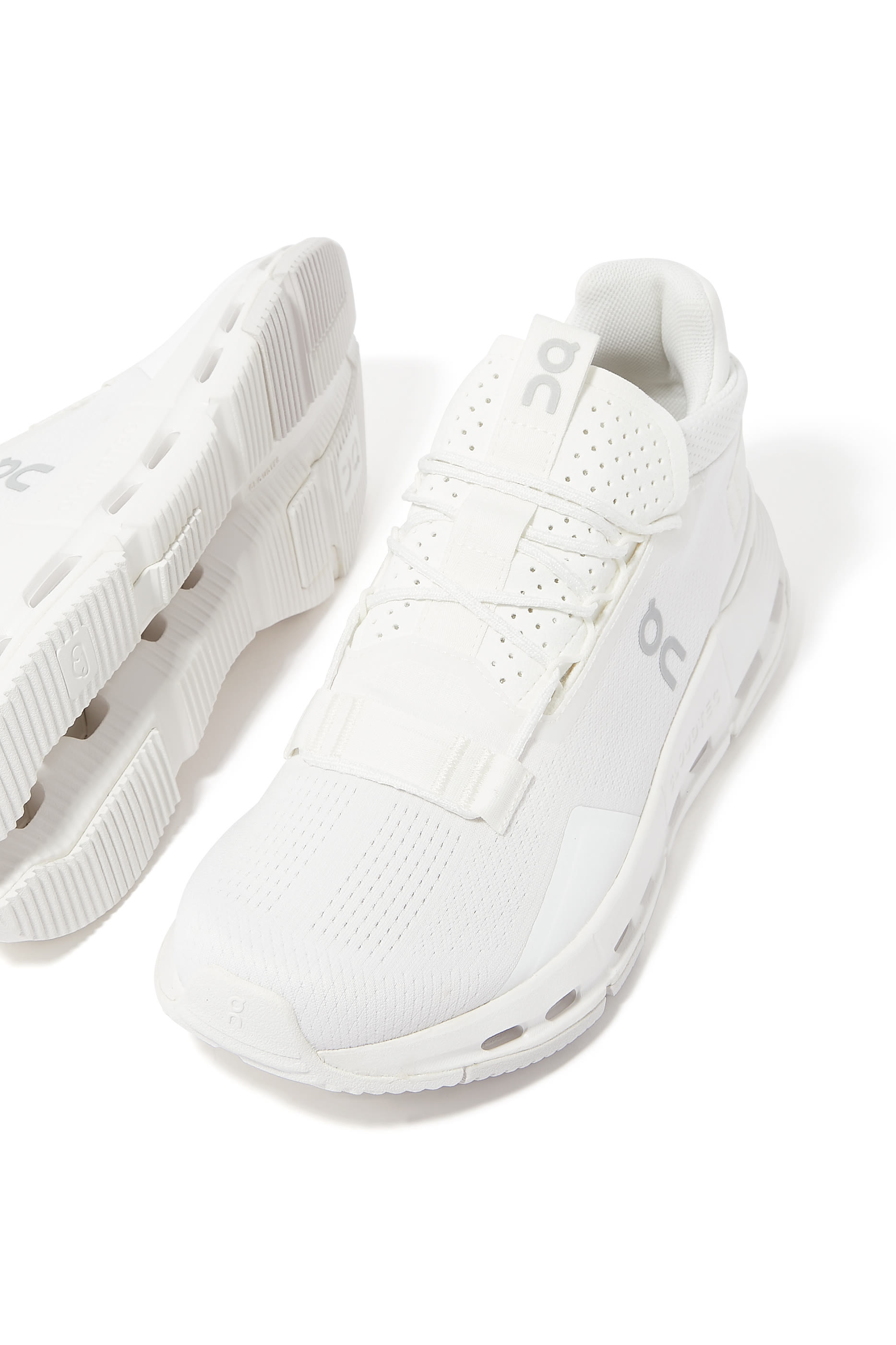 Womens Cloudnova 2 Low Top Runner